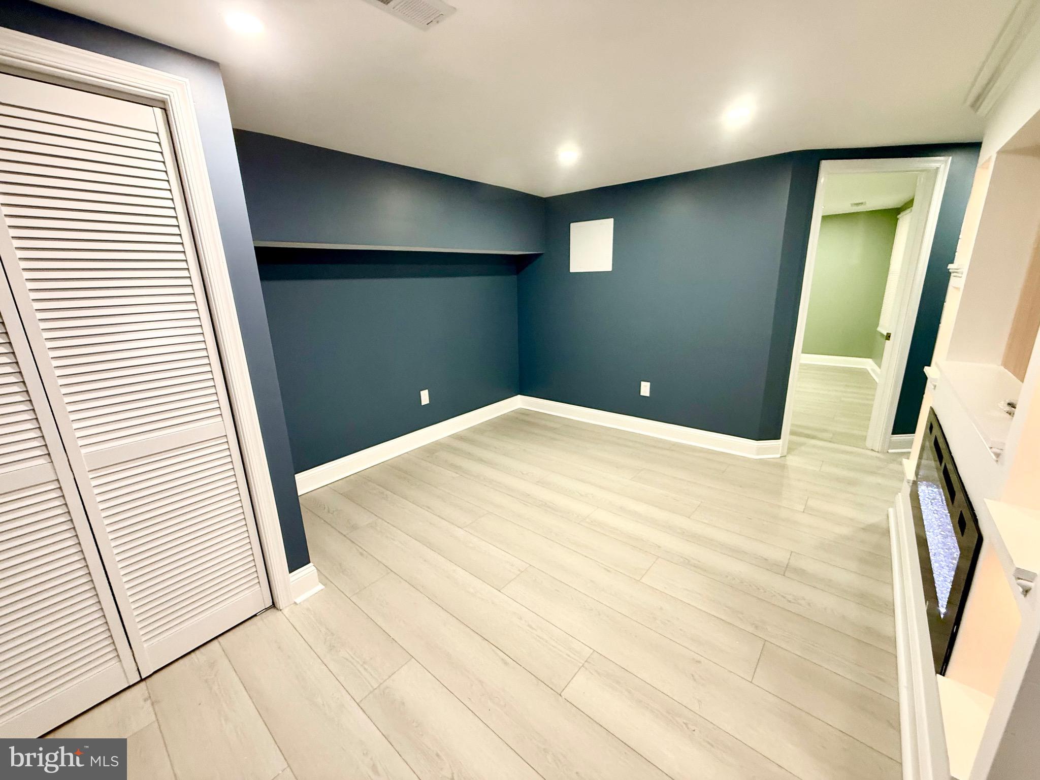 UNIVERSITY CITY - Residential