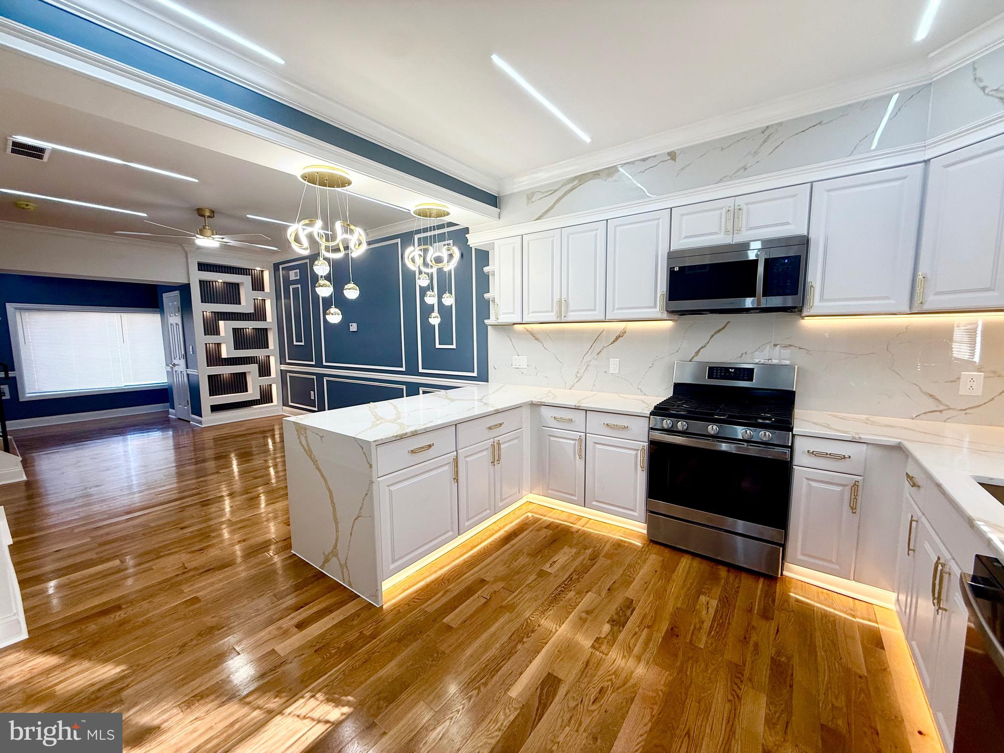 UNIVERSITY CITY - Residential