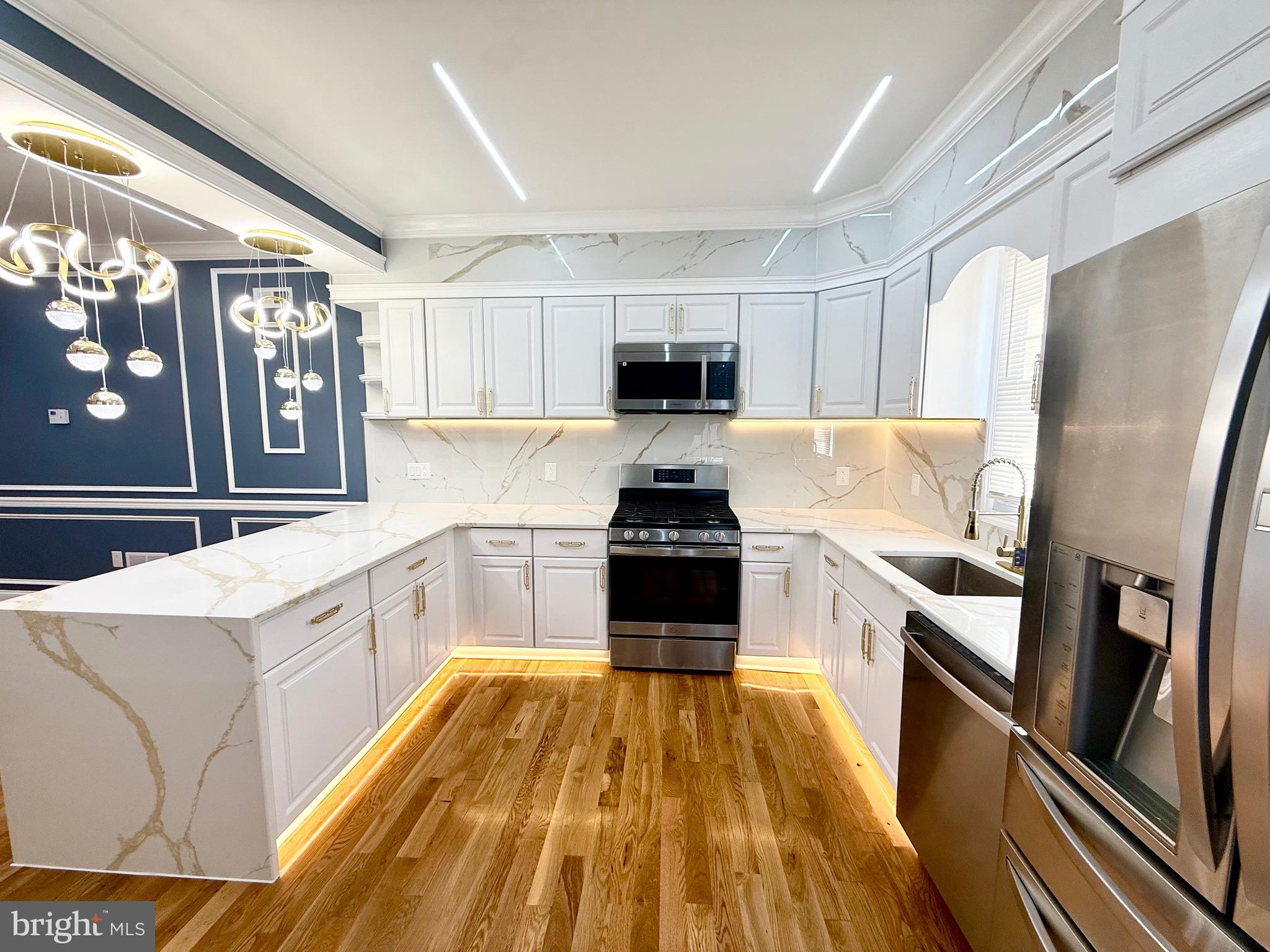 UNIVERSITY CITY - Residential