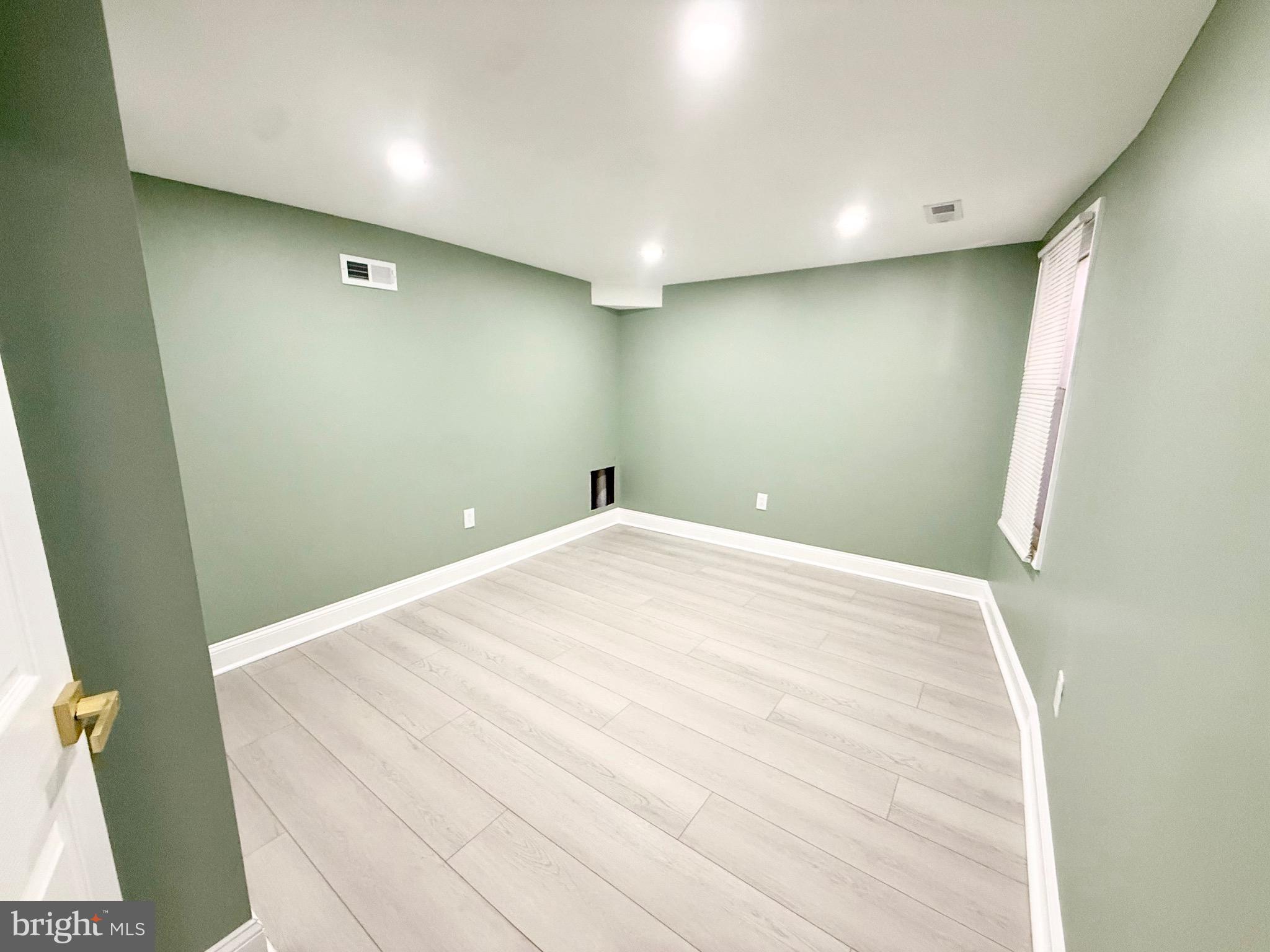 UNIVERSITY CITY - Residential