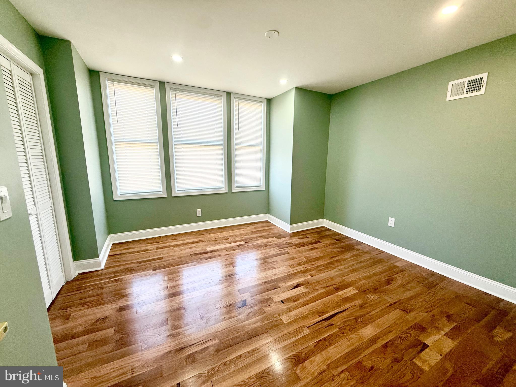 UNIVERSITY CITY - Residential