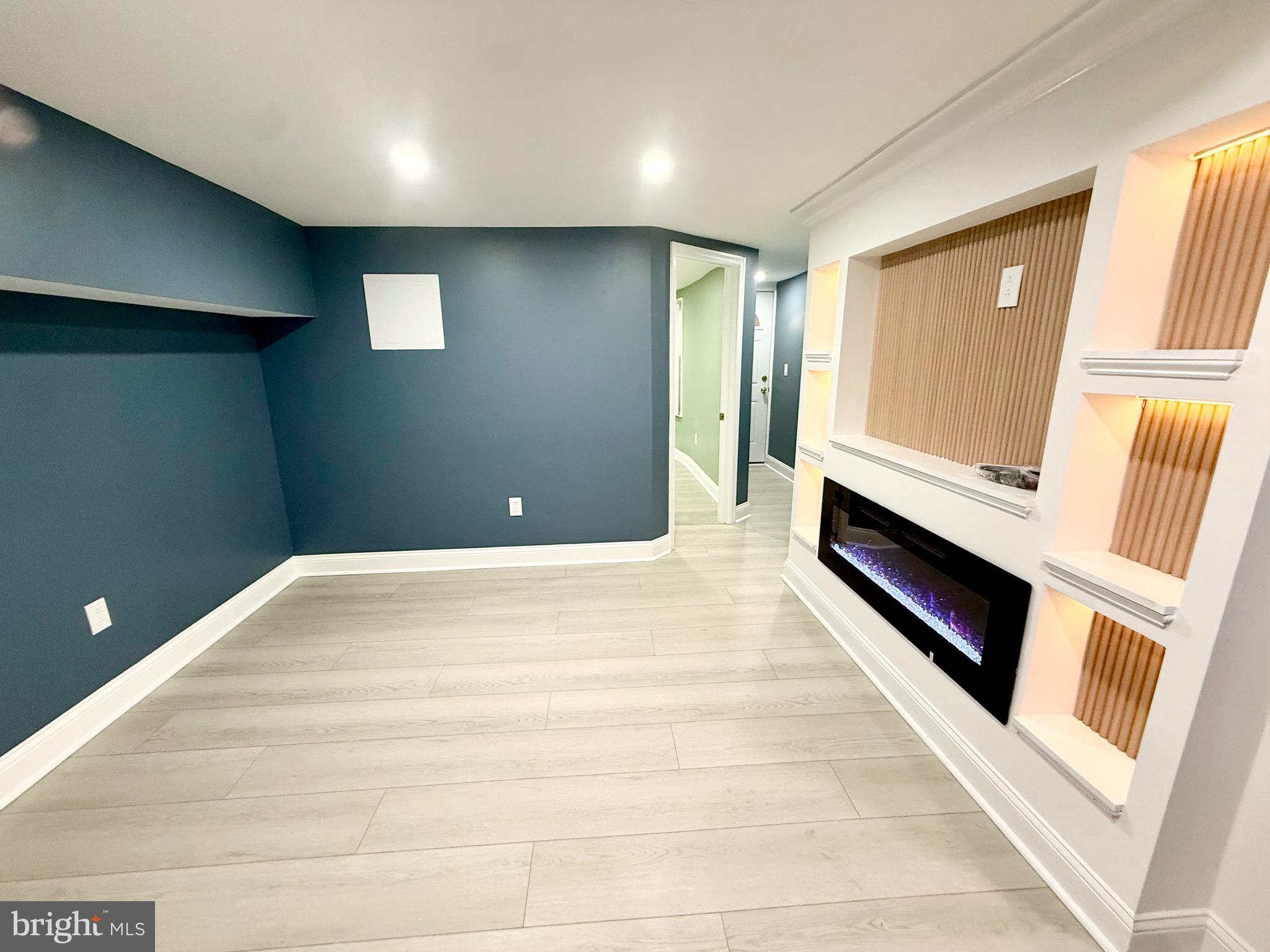 UNIVERSITY CITY - Residential