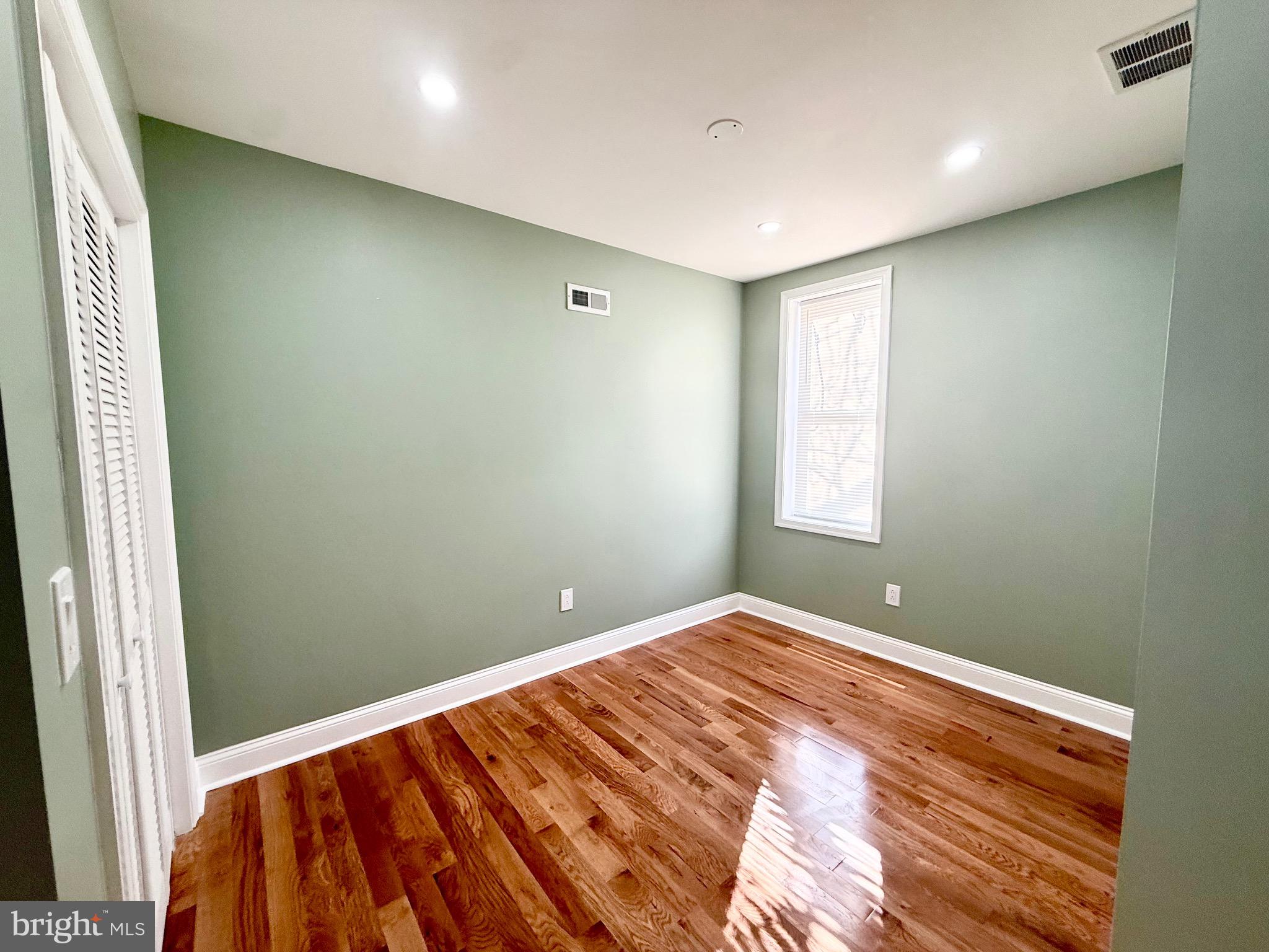 UNIVERSITY CITY - Residential