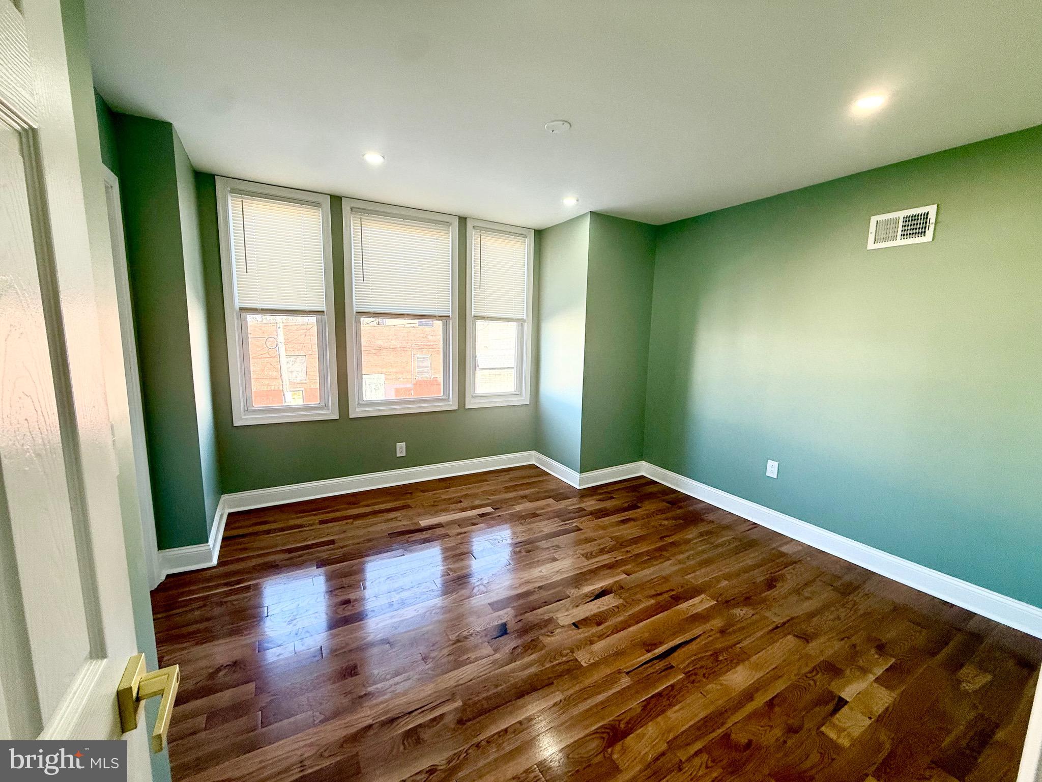 UNIVERSITY CITY - Residential