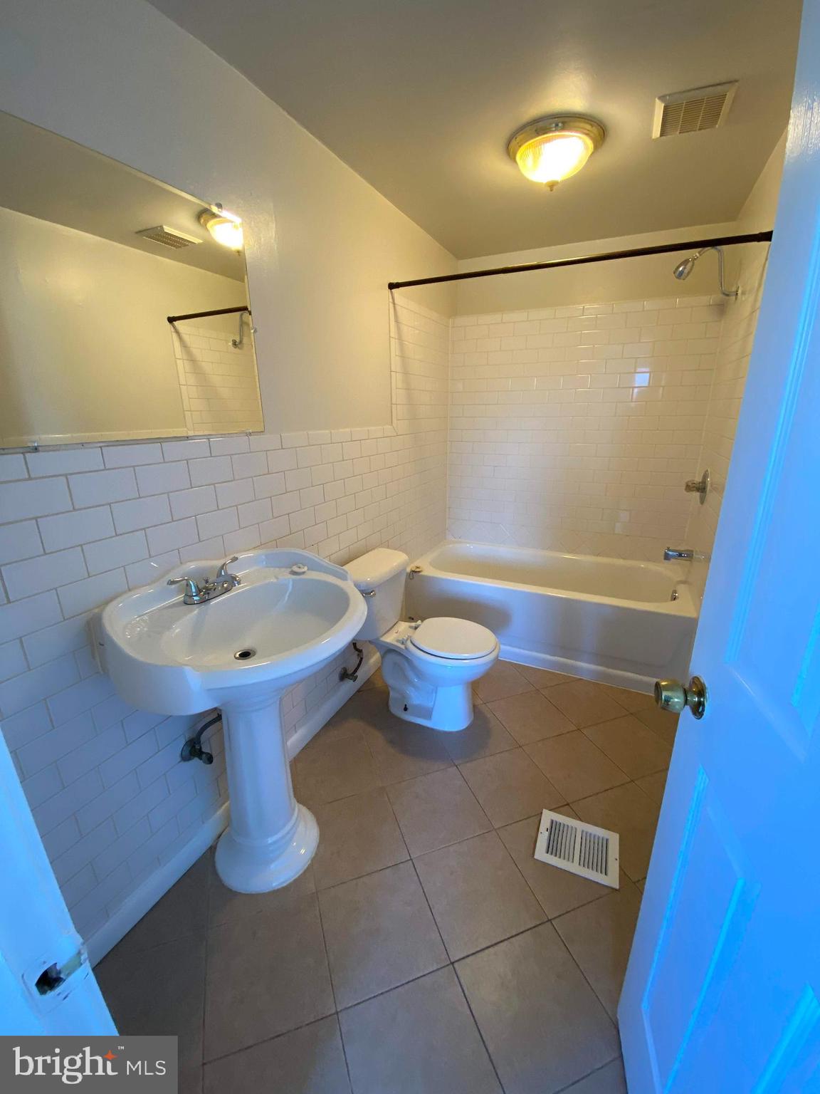 WILLIAMSTOWN - Residential Lease