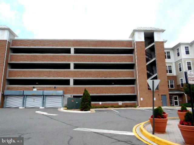 CHANTILLY PARK - Residential Lease