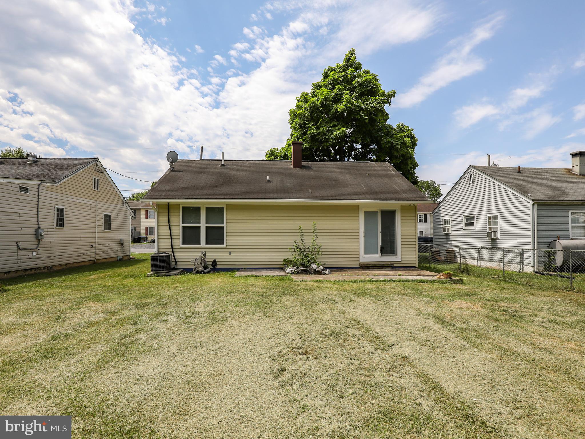 ROYAL VILLAGE - Residential