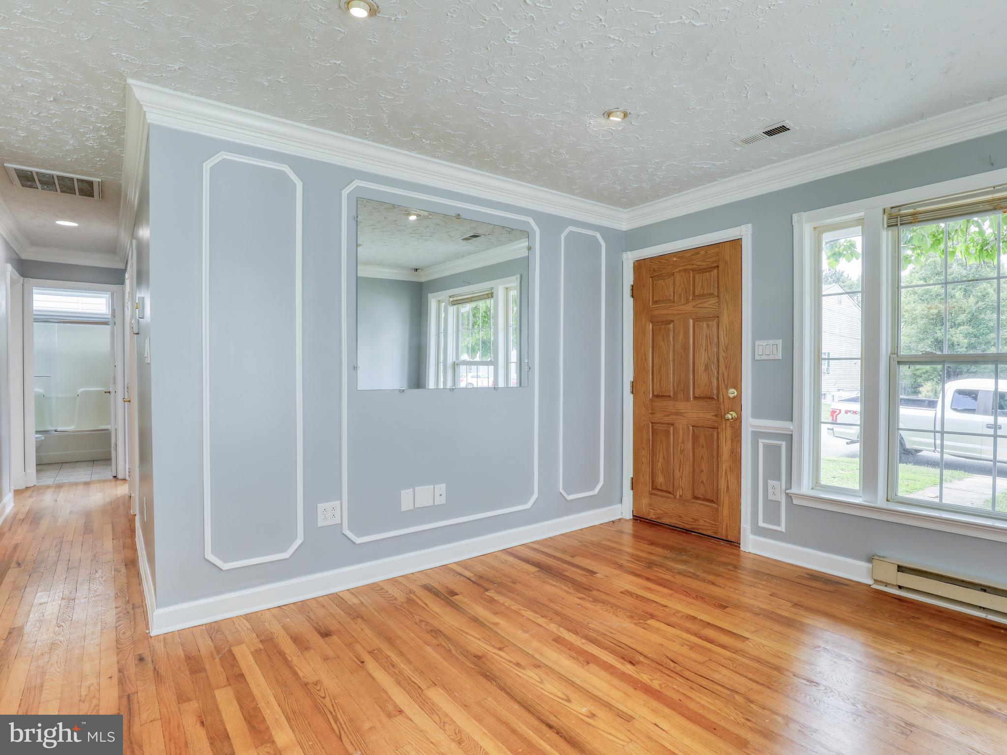 ROYAL VILLAGE - Residential