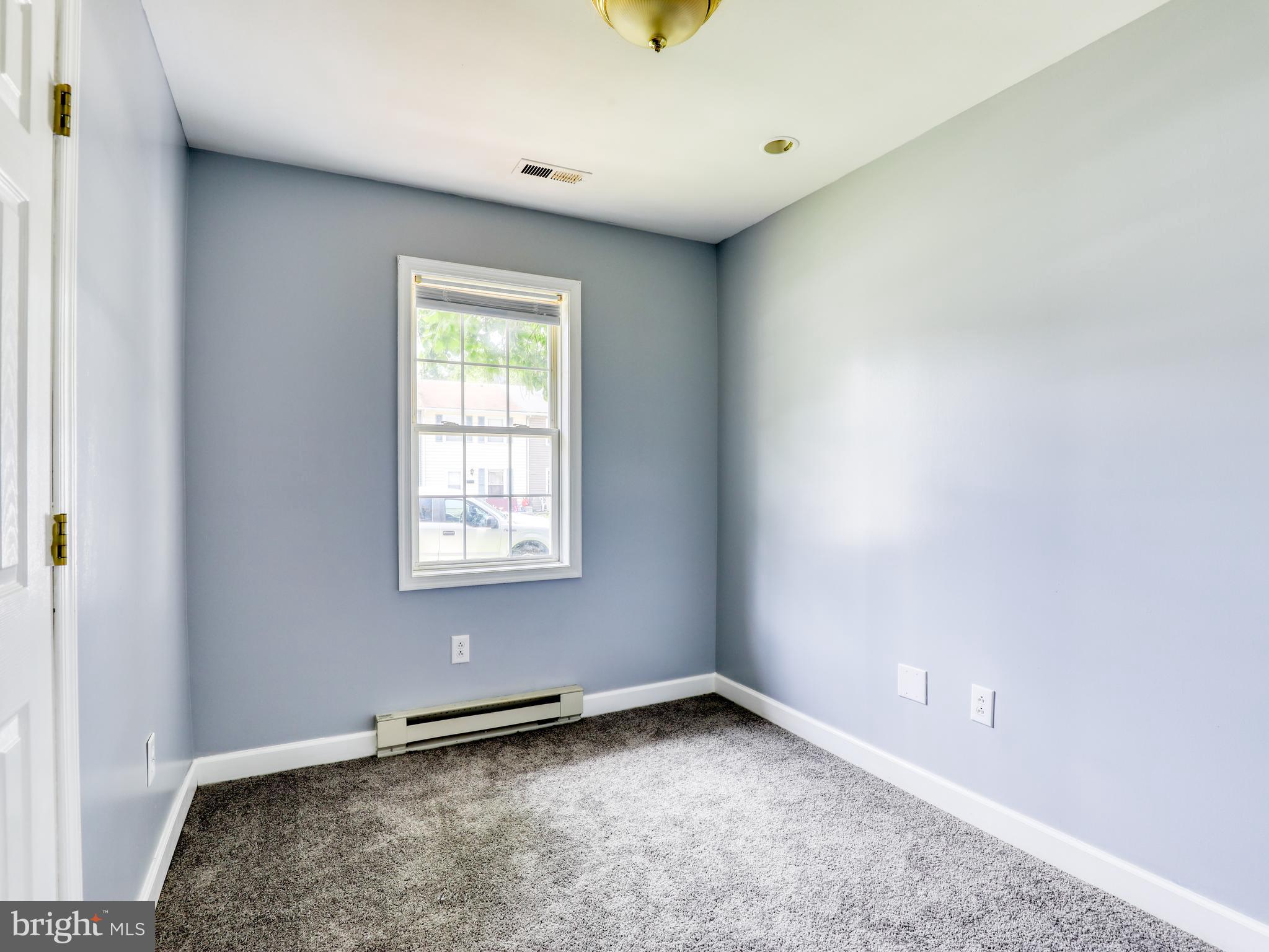 ROYAL VILLAGE - Residential