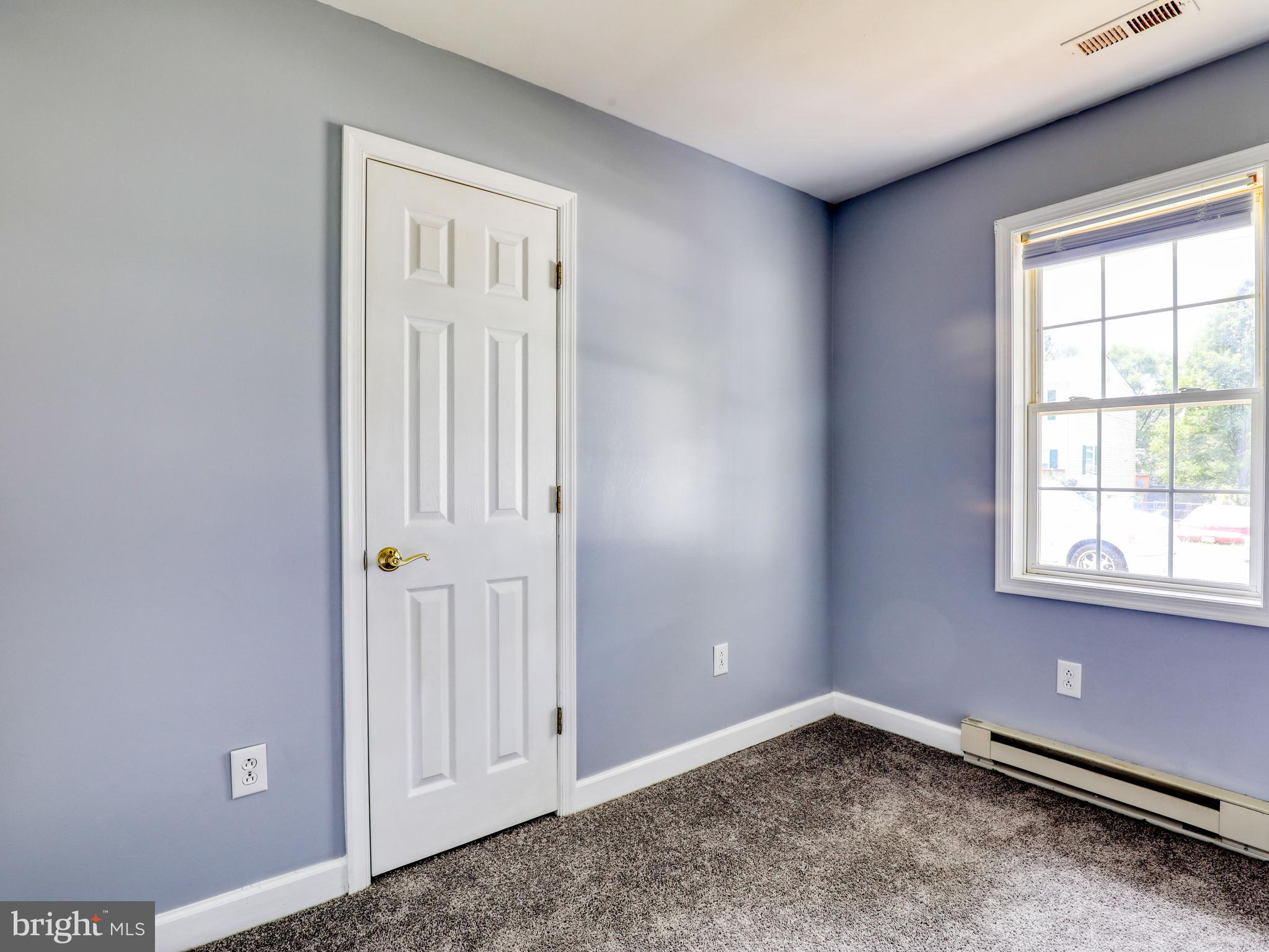 ROYAL VILLAGE - Residential