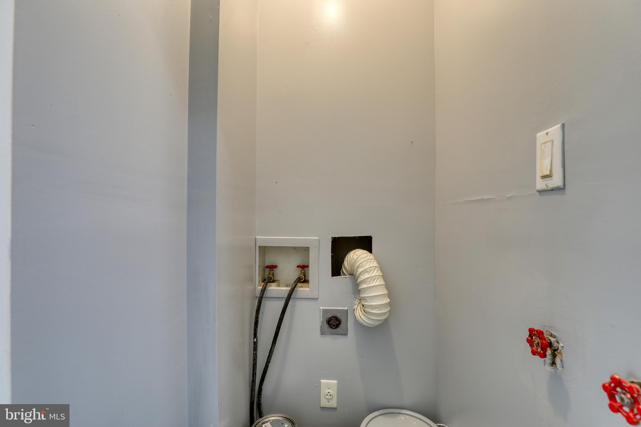 ROYAL VILLAGE - Residential