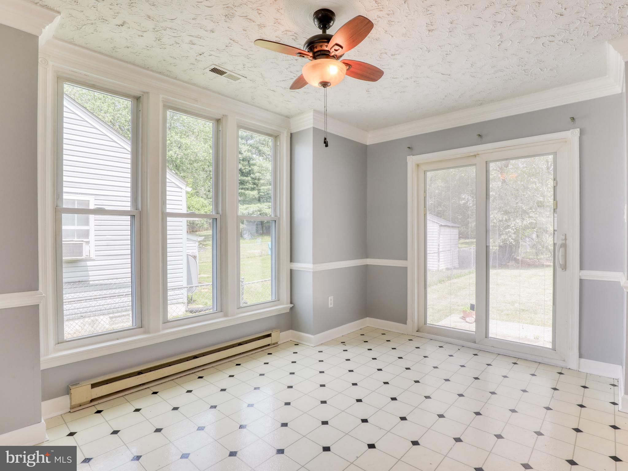 ROYAL VILLAGE - Residential