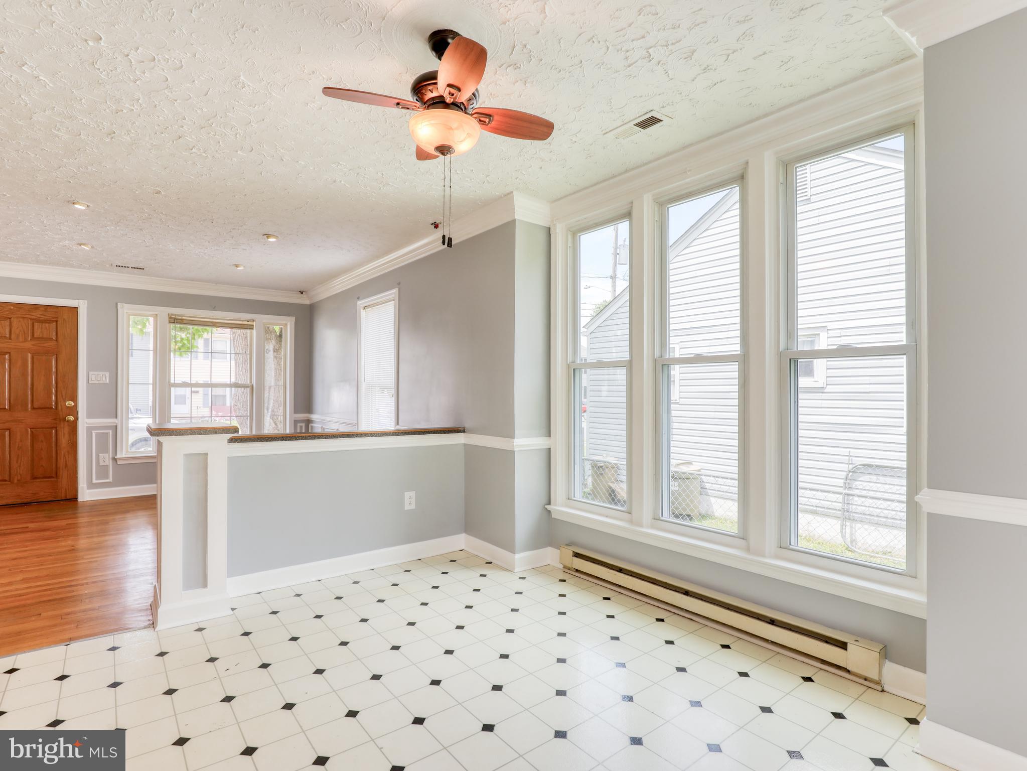 ROYAL VILLAGE - Residential