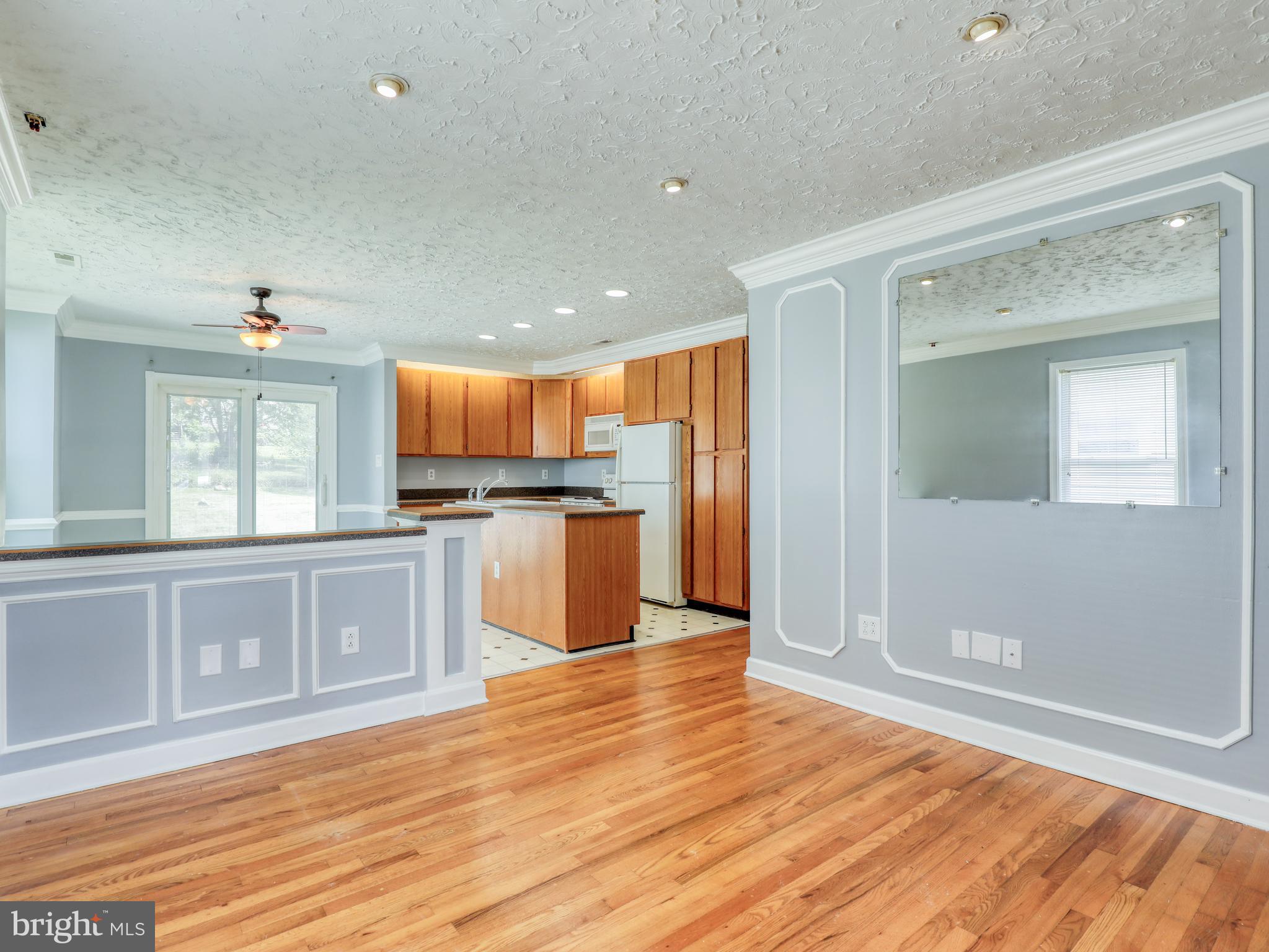 ROYAL VILLAGE - Residential