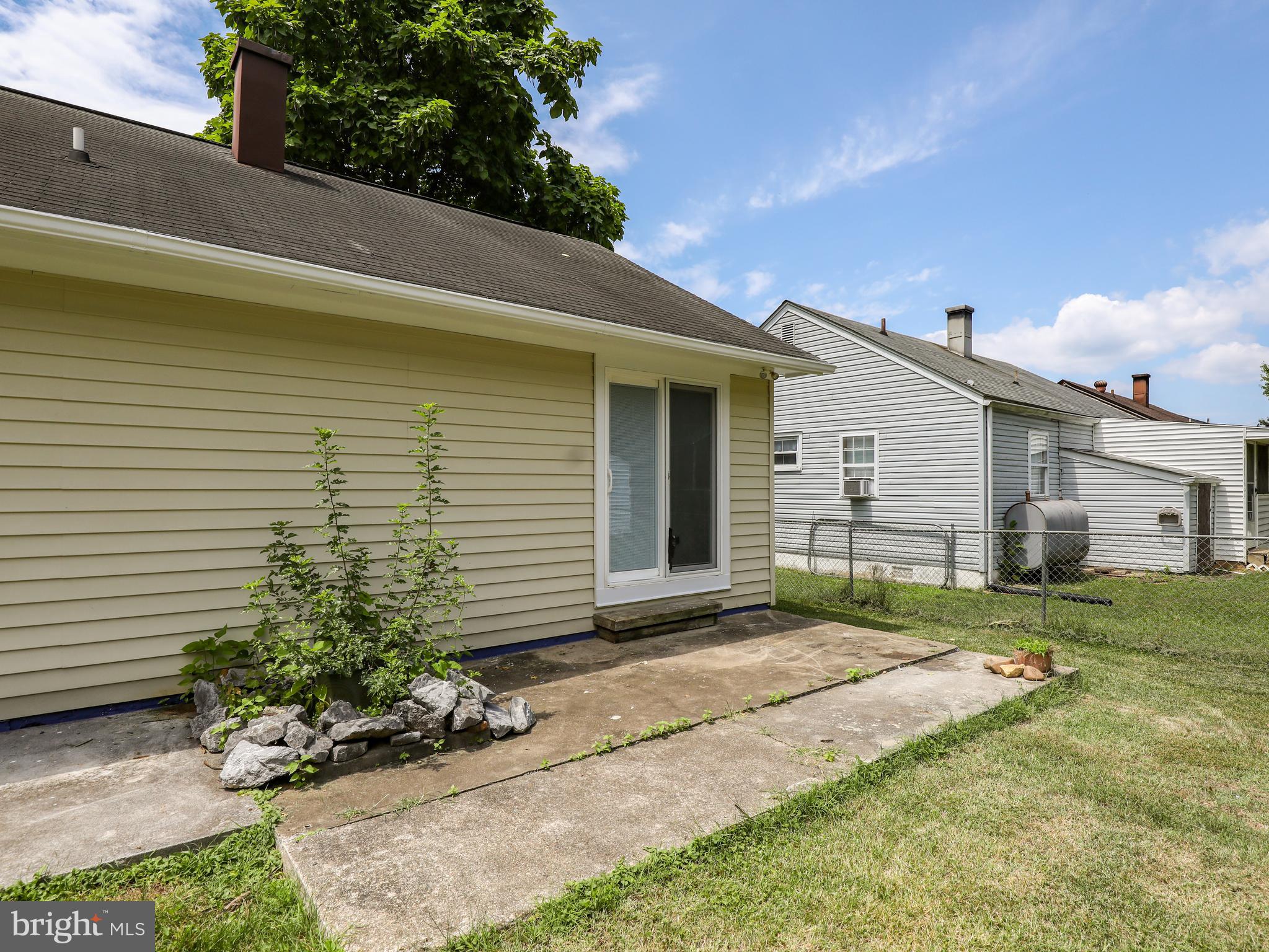 ROYAL VILLAGE - Residential