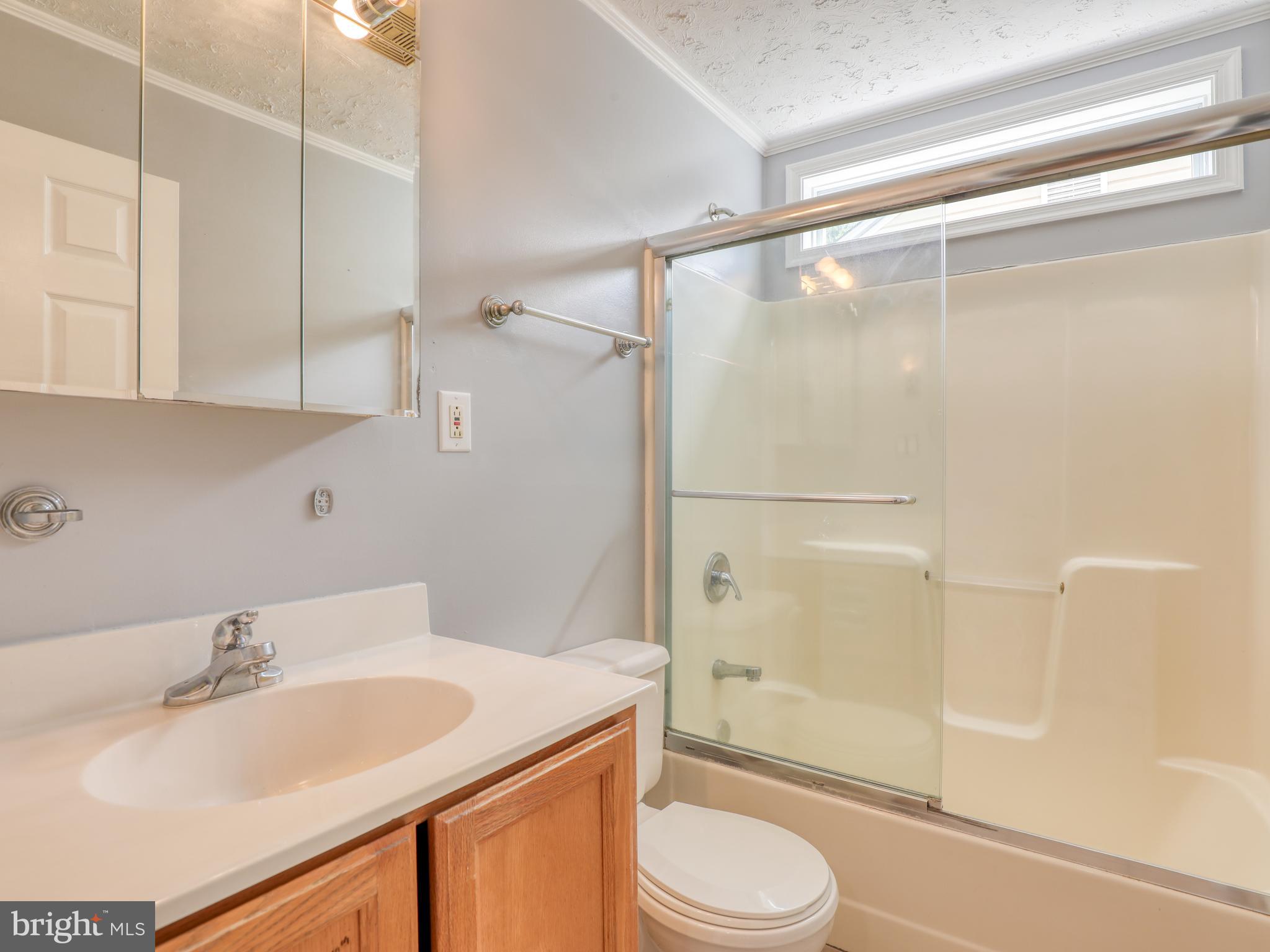 ROYAL VILLAGE - Residential