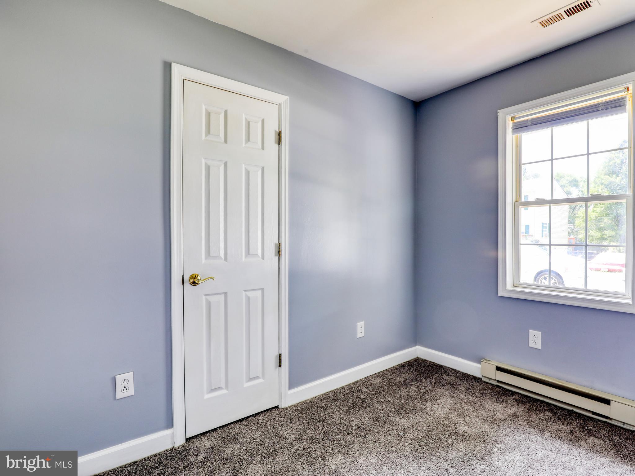 ROYAL VILLAGE - Residential