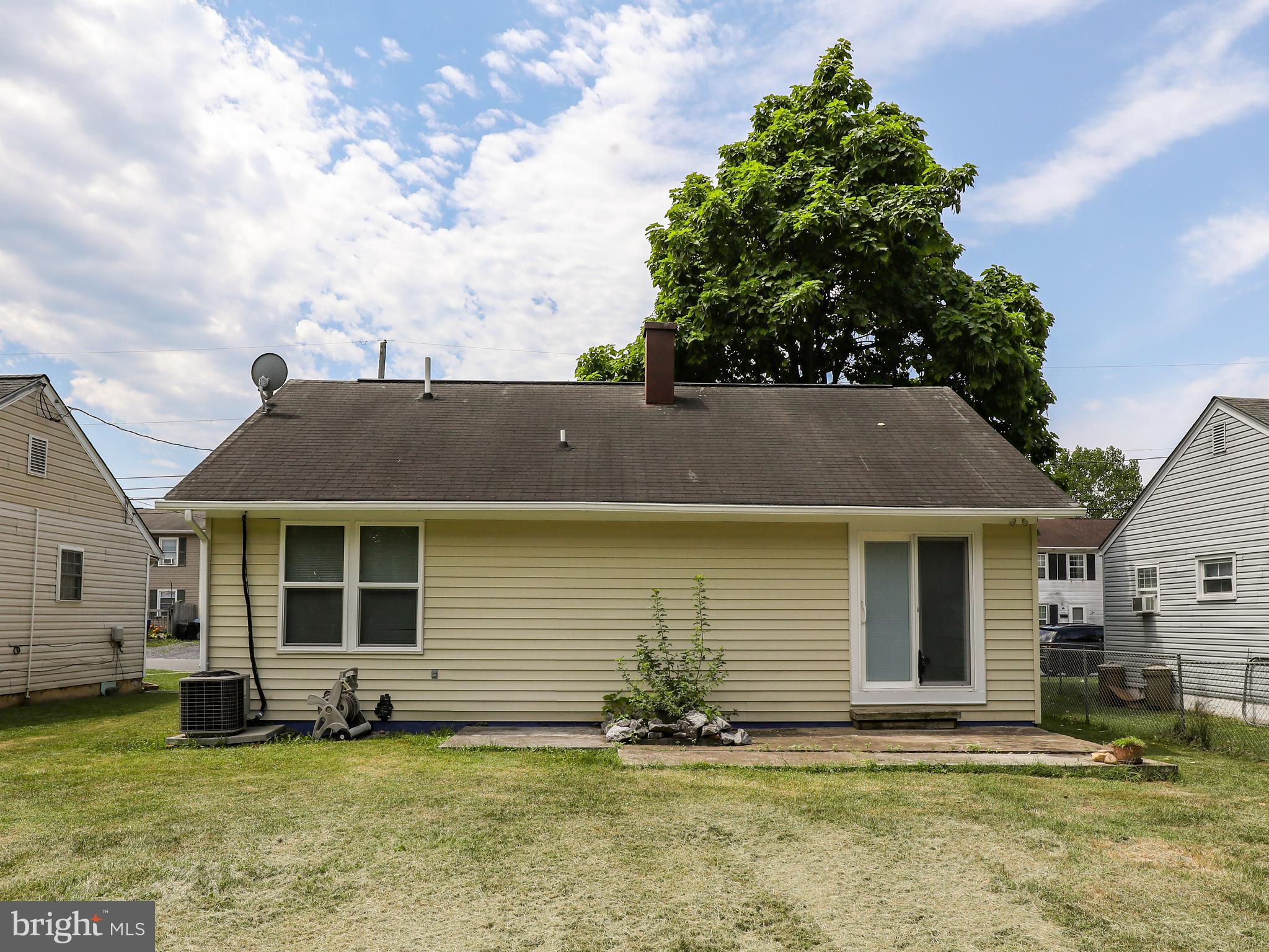 ROYAL VILLAGE - Residential