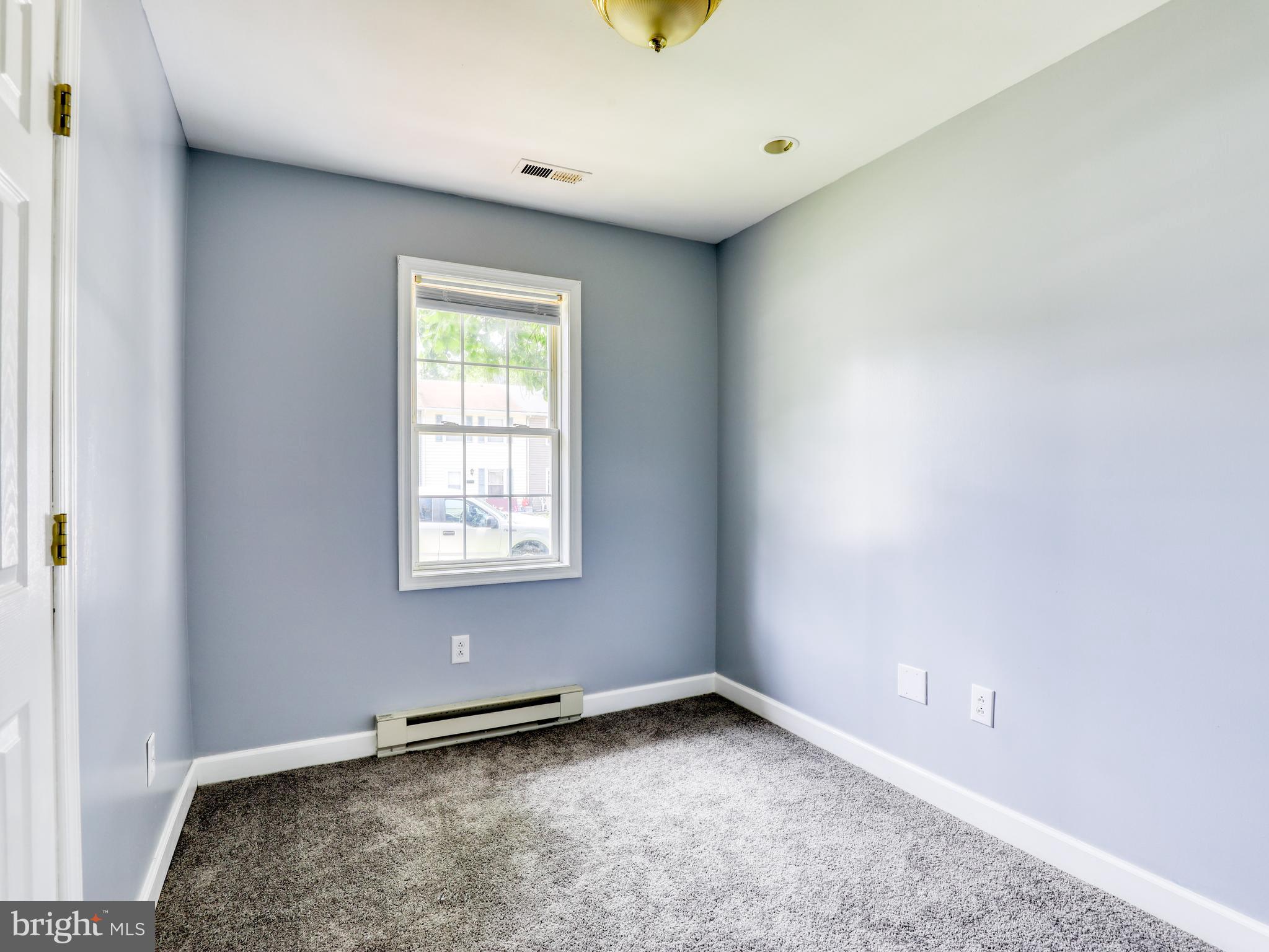 ROYAL VILLAGE - Residential