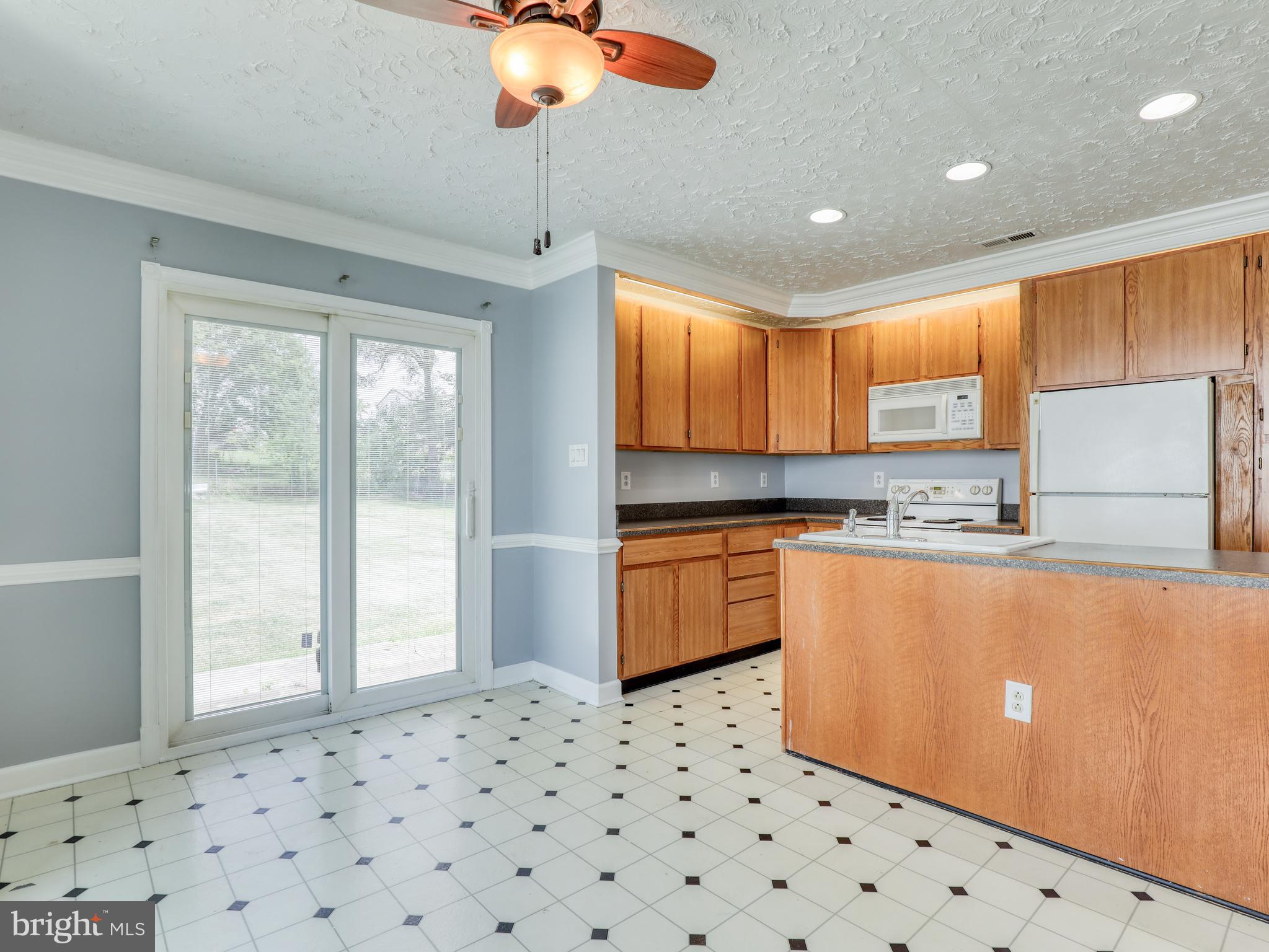 ROYAL VILLAGE - Residential