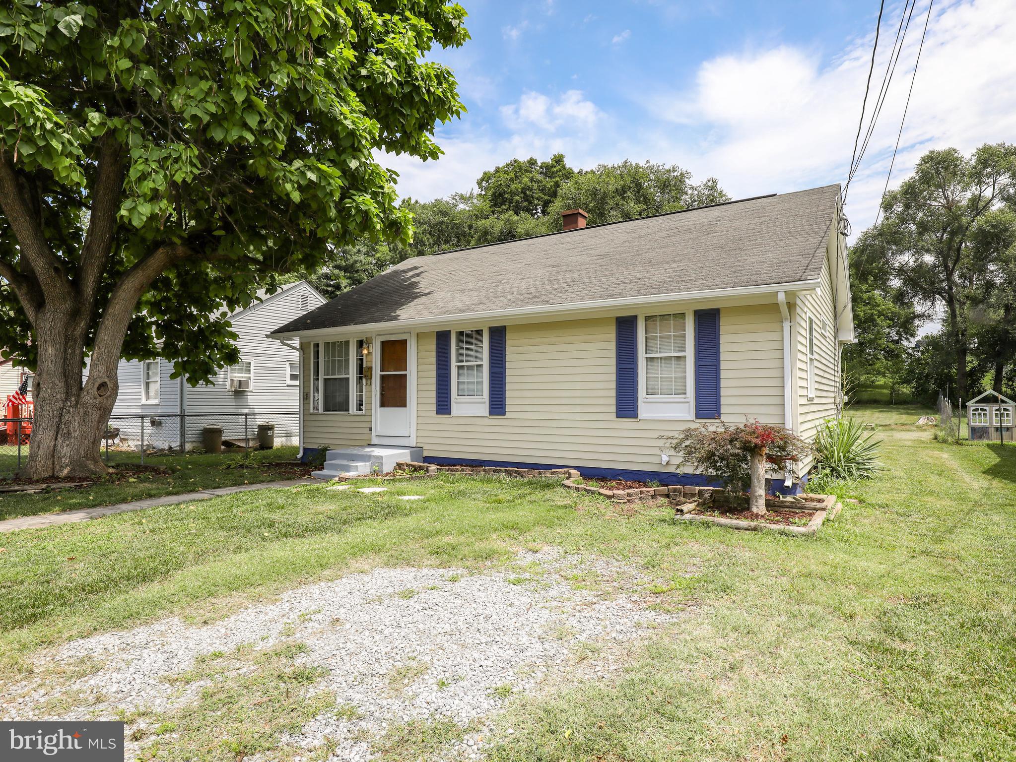 ROYAL VILLAGE - Residential