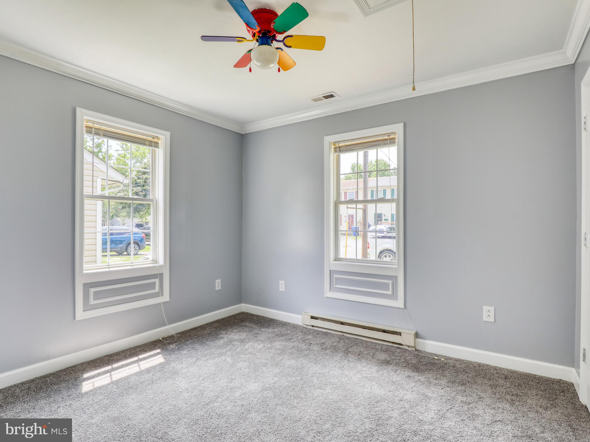 ROYAL VILLAGE - Residential