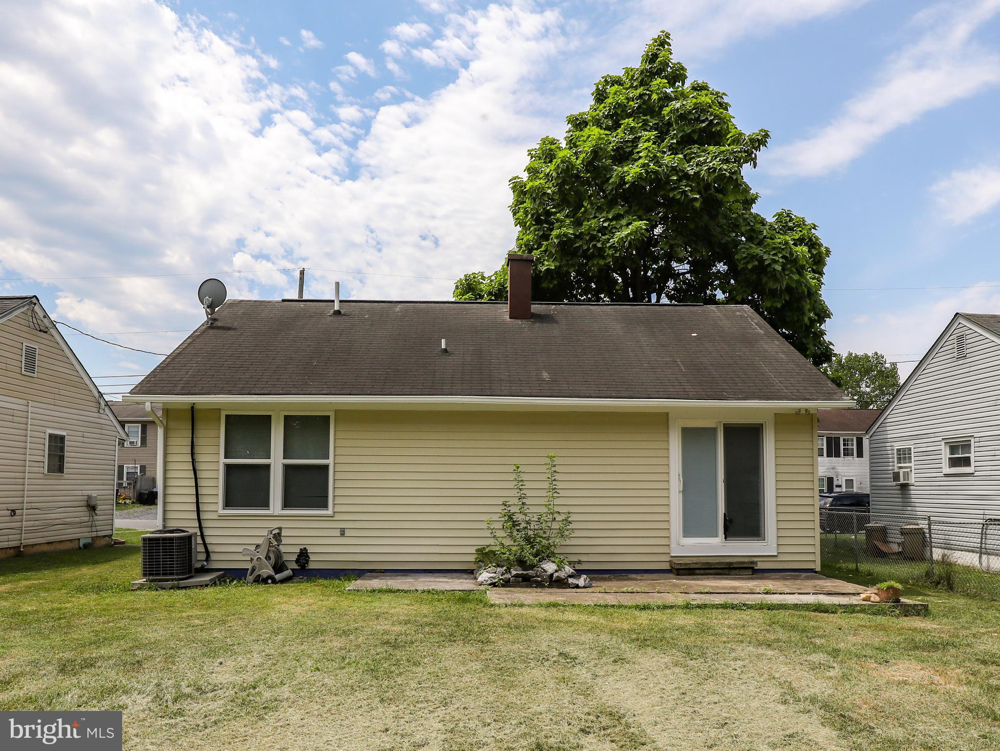 ROYAL VILLAGE - Residential