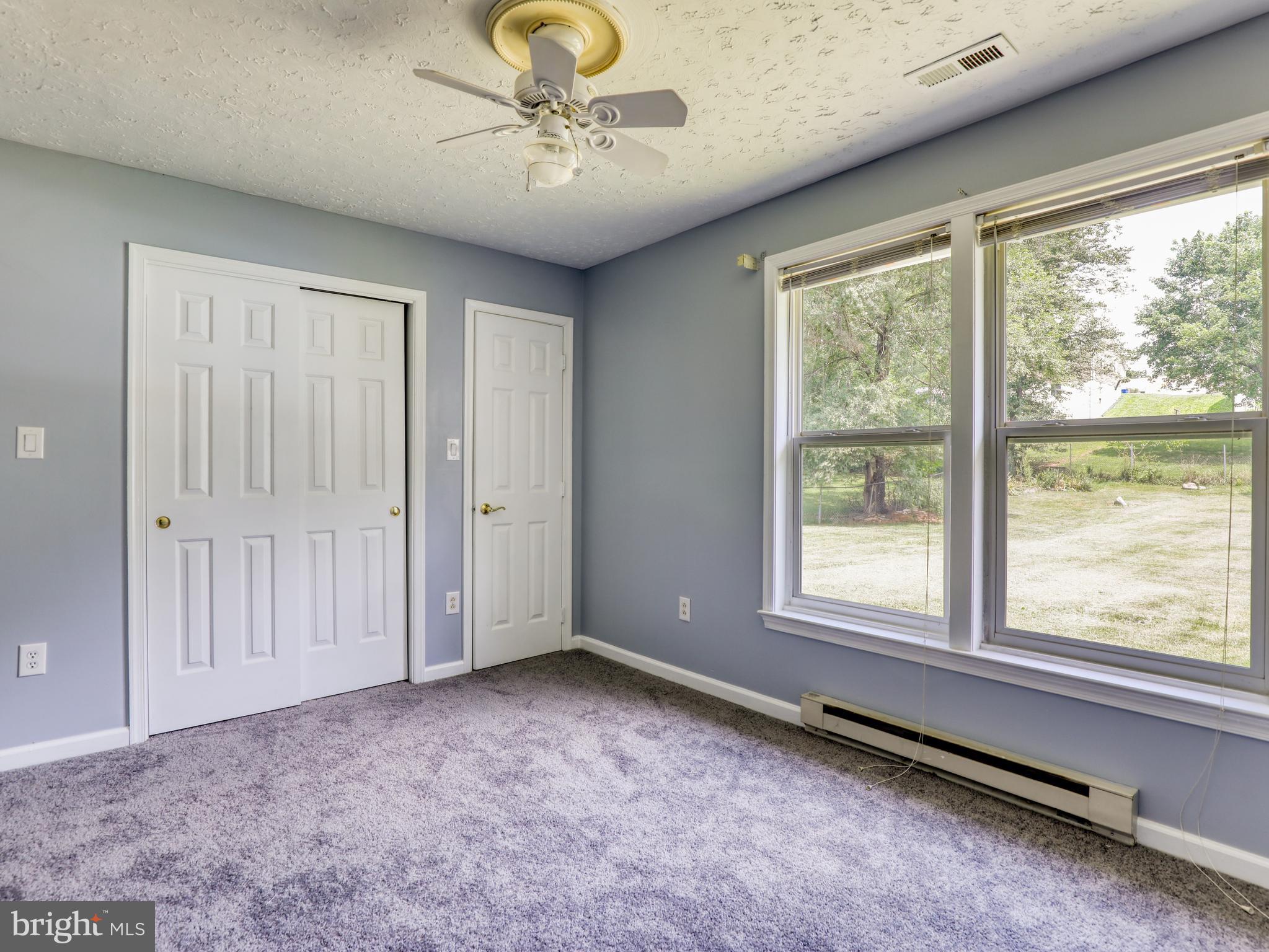 ROYAL VILLAGE - Residential