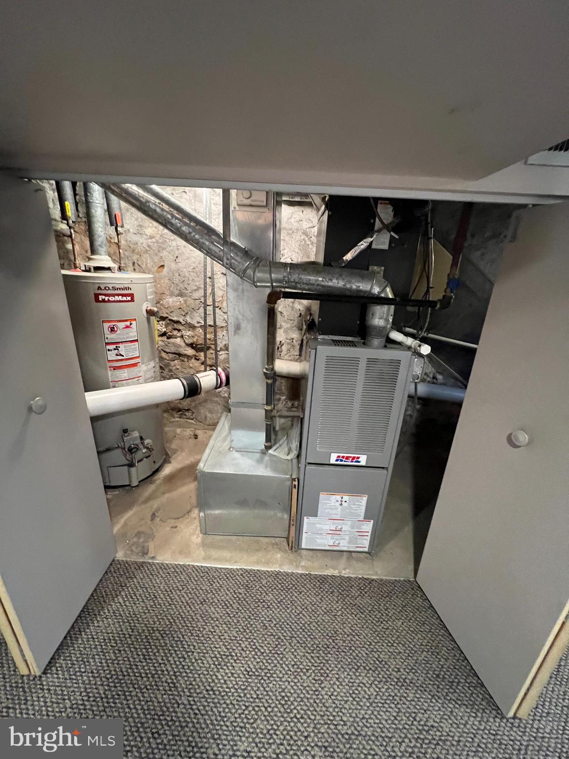 LOWER MOYAMENSING - Residential Lease