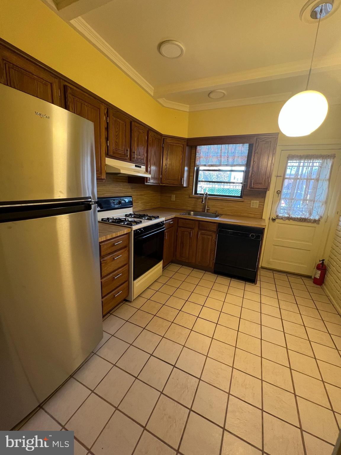 LOWER MOYAMENSING - Residential Lease