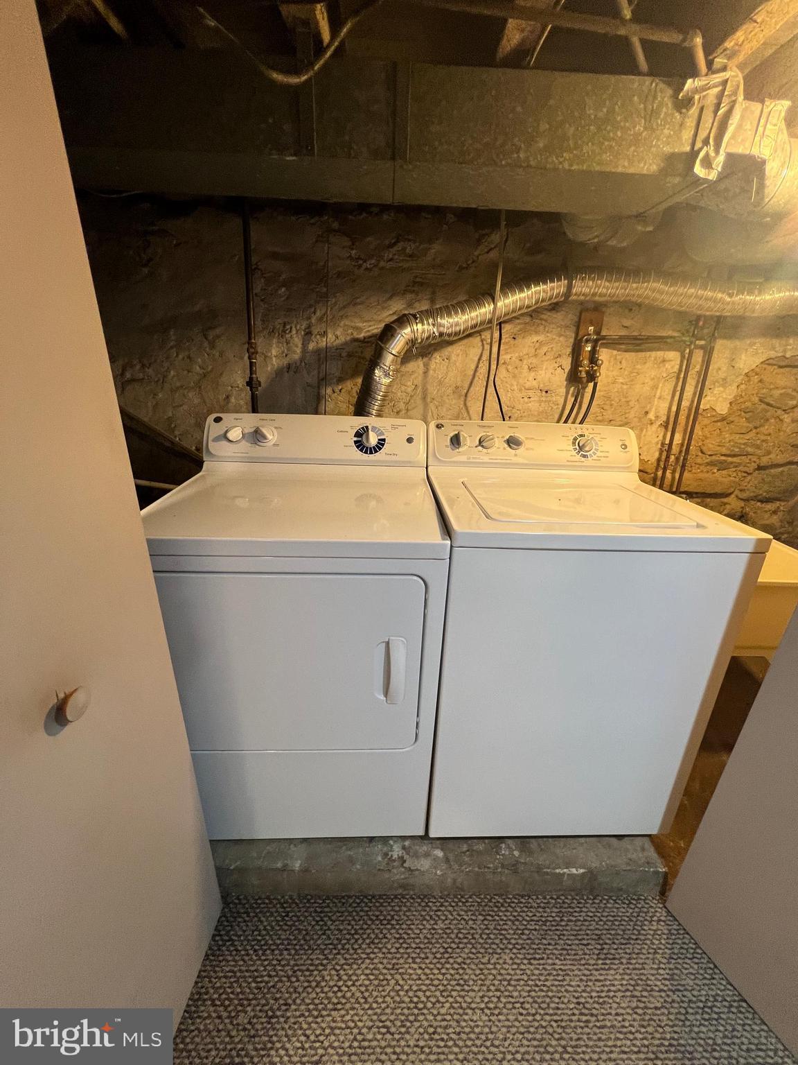 LOWER MOYAMENSING - Residential Lease