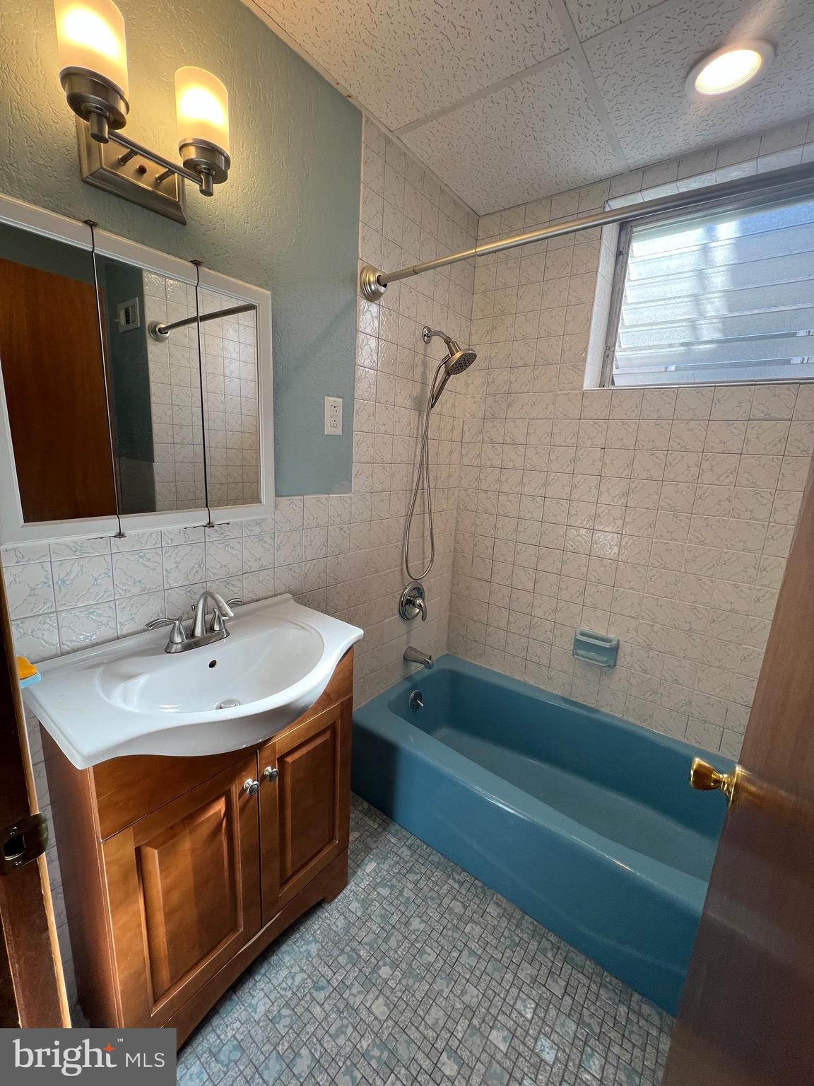 LOWER MOYAMENSING - Residential Lease