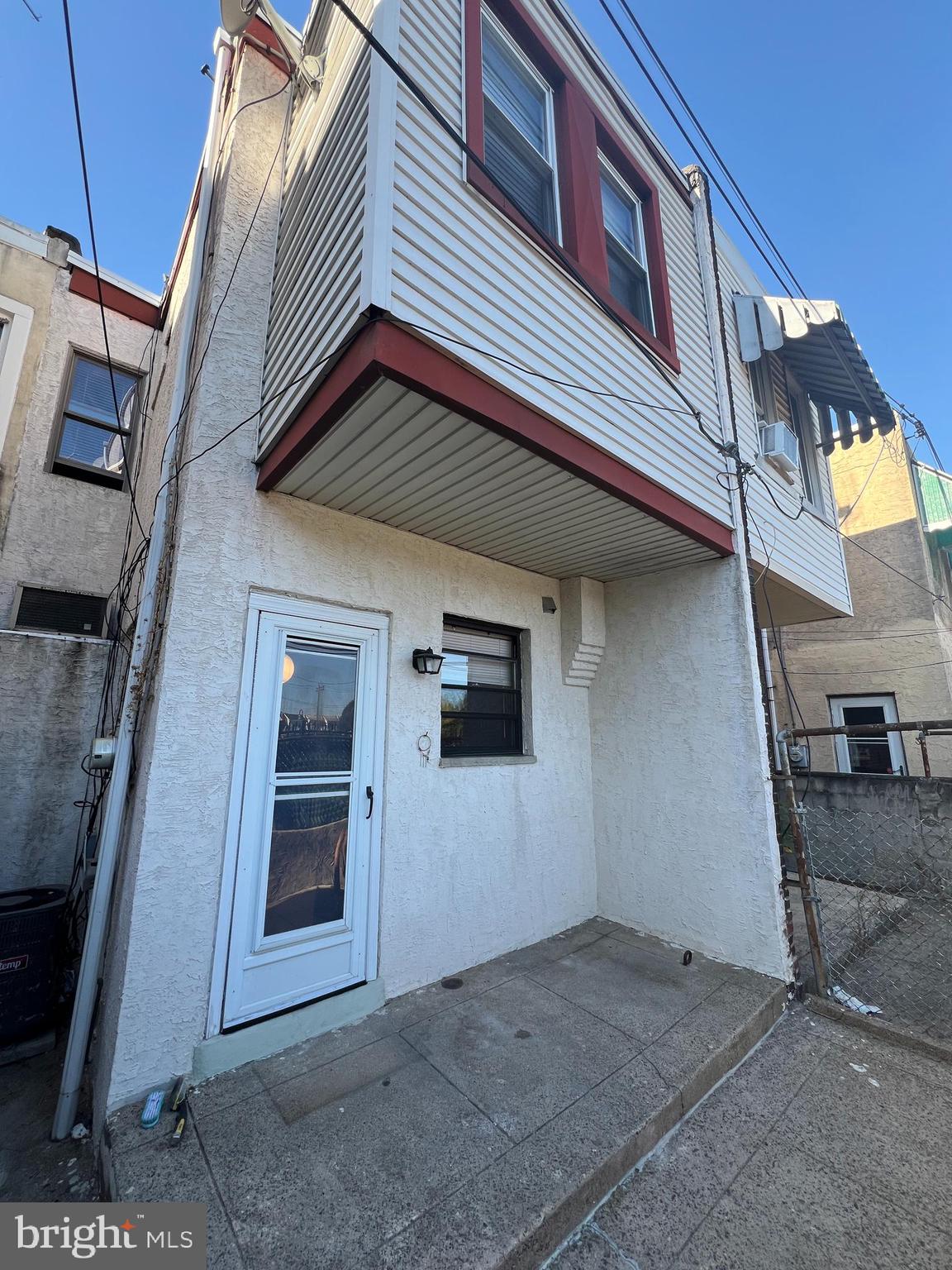 LOWER MOYAMENSING - Residential Lease