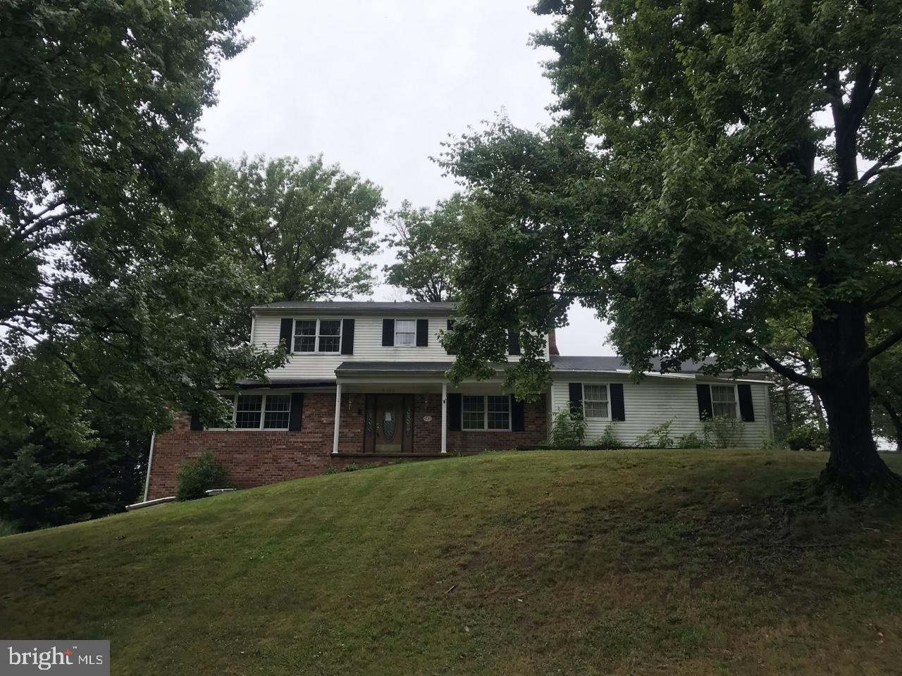 Spacious home. Family room, kitchen, finished LL&a gorgeous flat rear yard! All offers must be submitted by the Buyer's agent via the RES.NET Agent Portal. Property Sold As-IS...