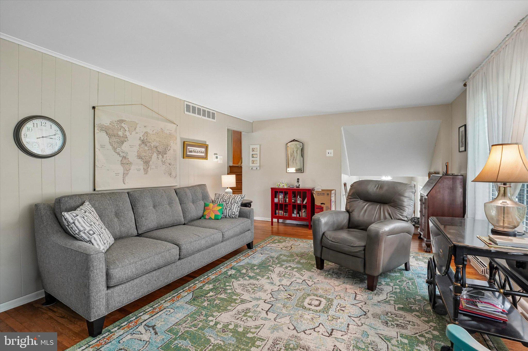 536 SHERWOOD LANE