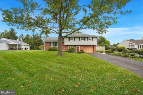 Photo of 536 Sherwood Lane, HATBORO, PA 19040 (MLS # PAMC2194252)