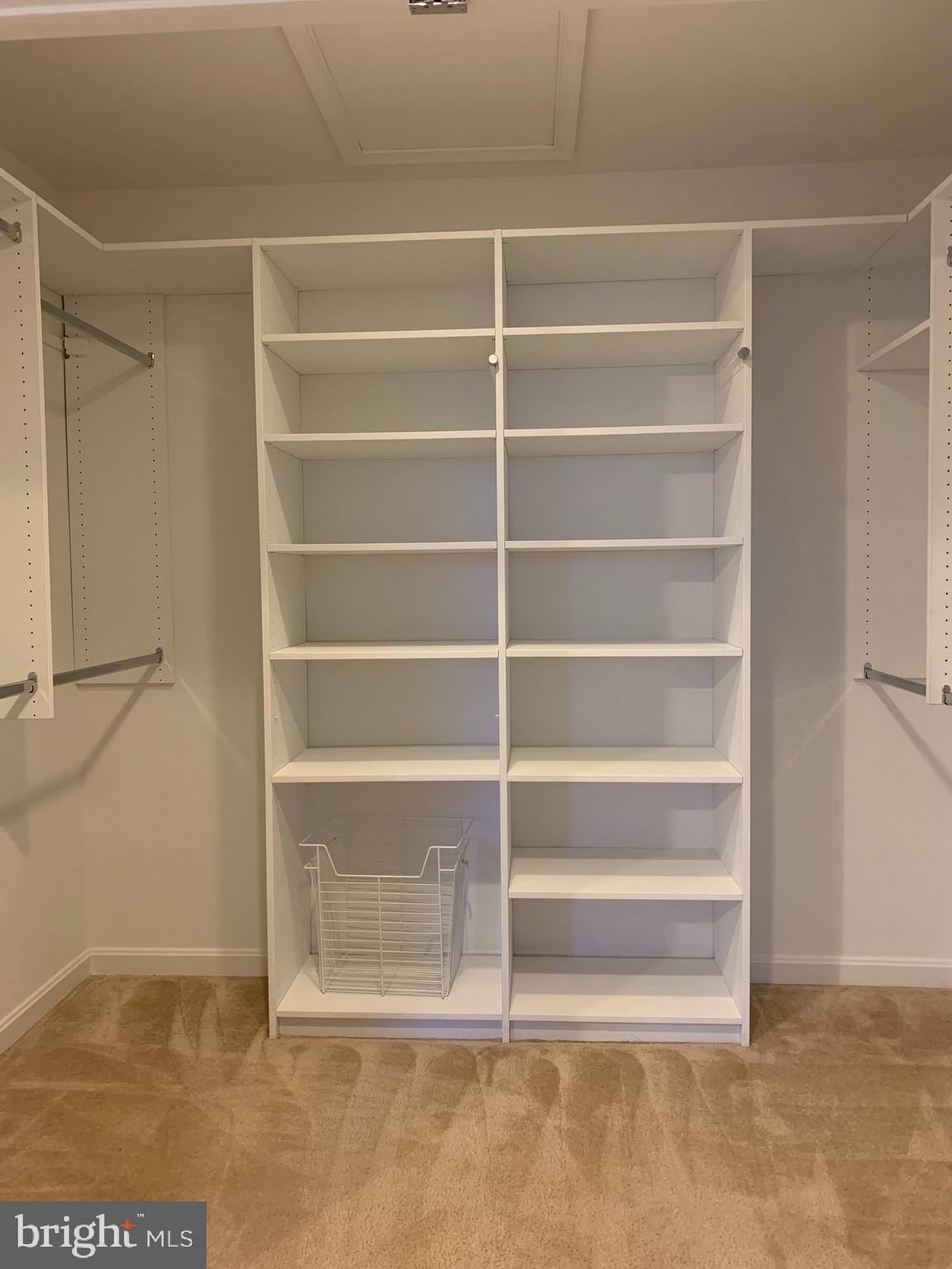 FAIR LAKES - Residential