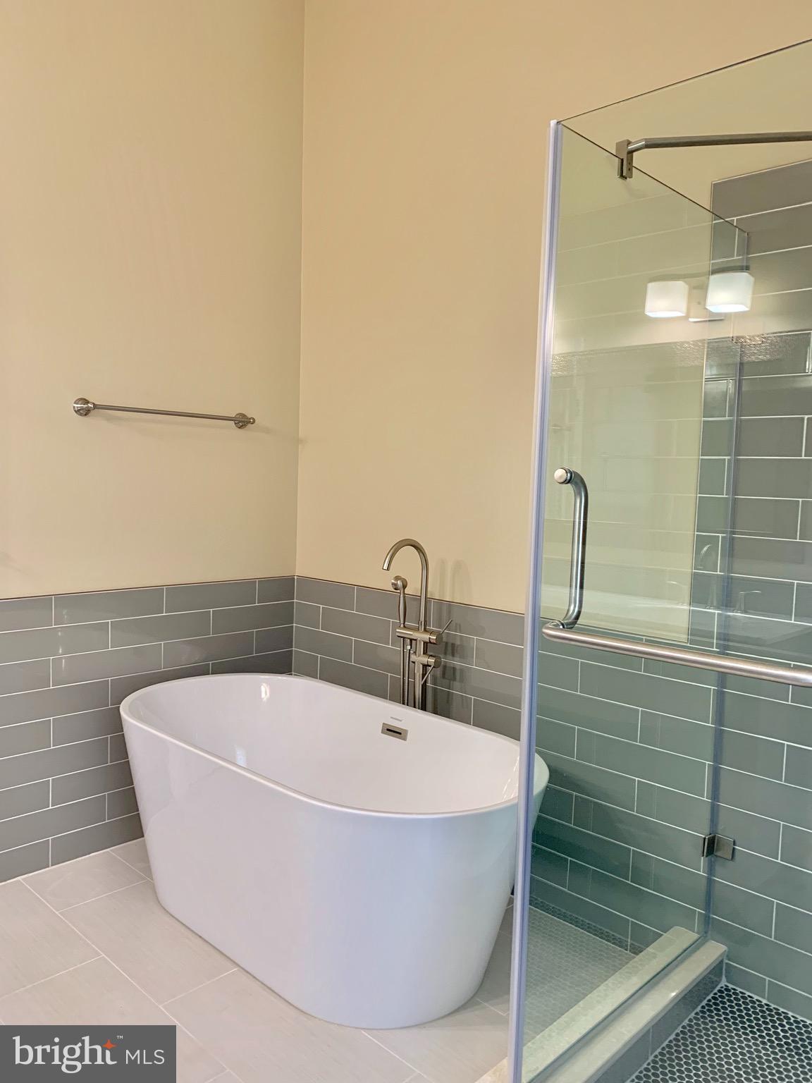 FAIR LAKES - Residential