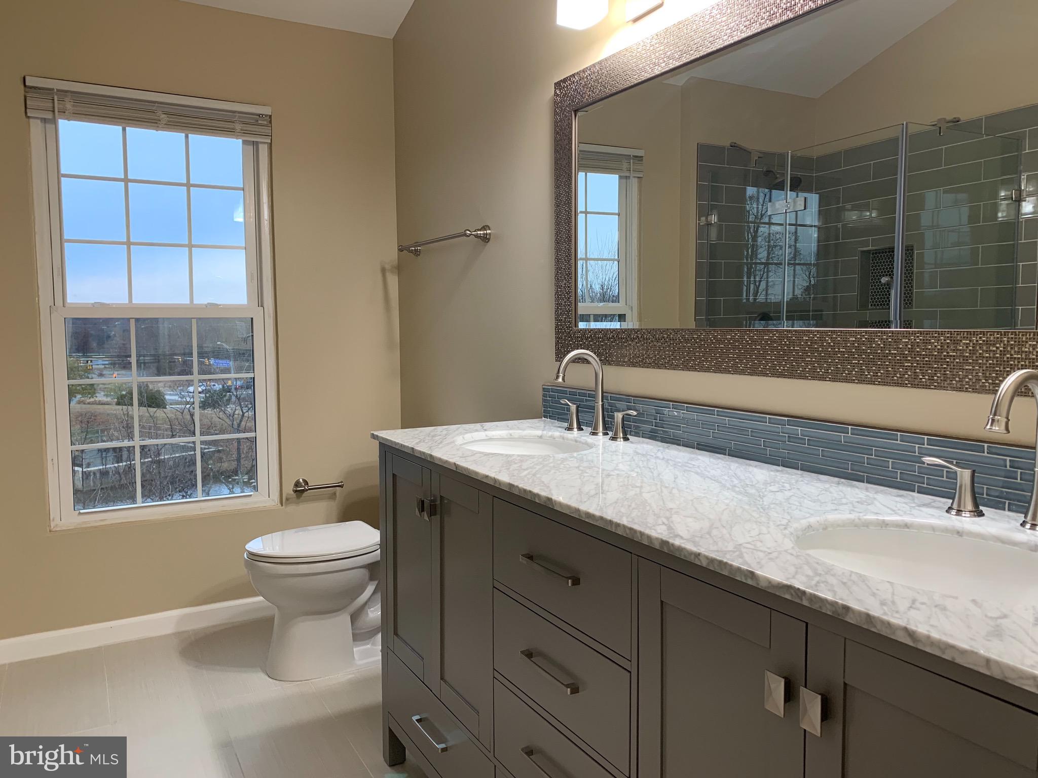 FAIR LAKES - Residential