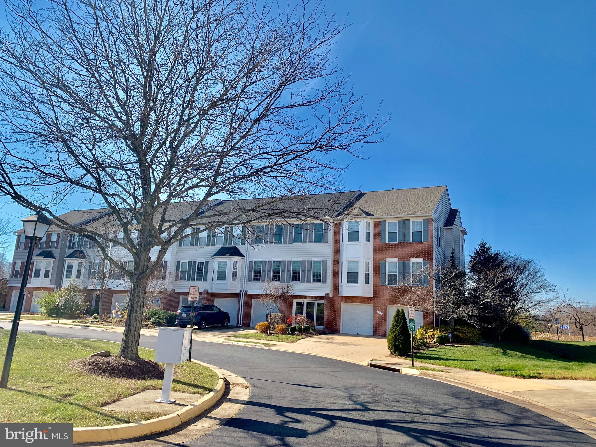 FAIR LAKES - Residential