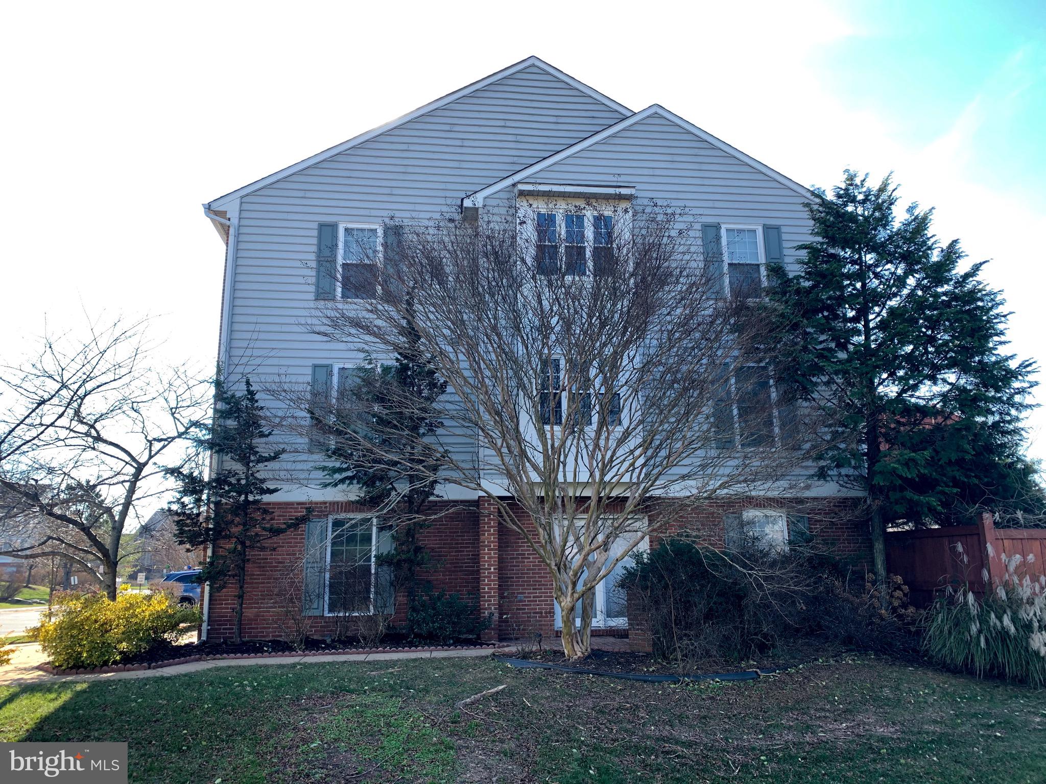 FAIR LAKES - Residential