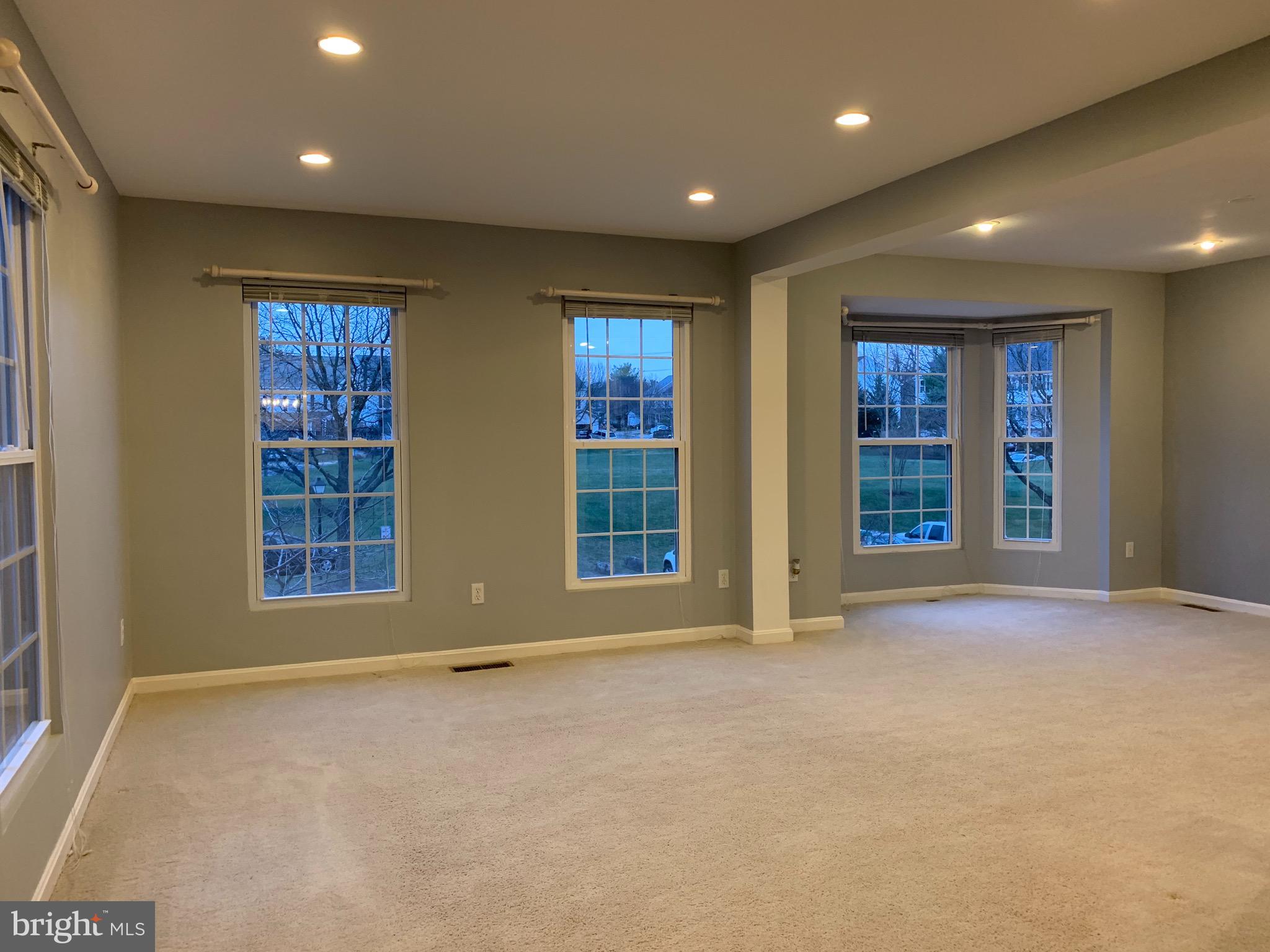 FAIR LAKES - Residential