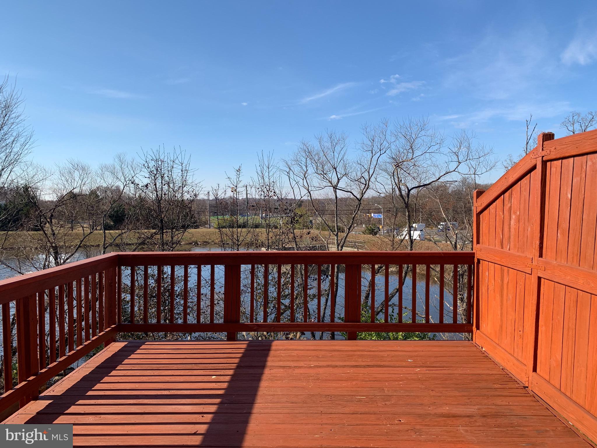 FAIR LAKES - Residential