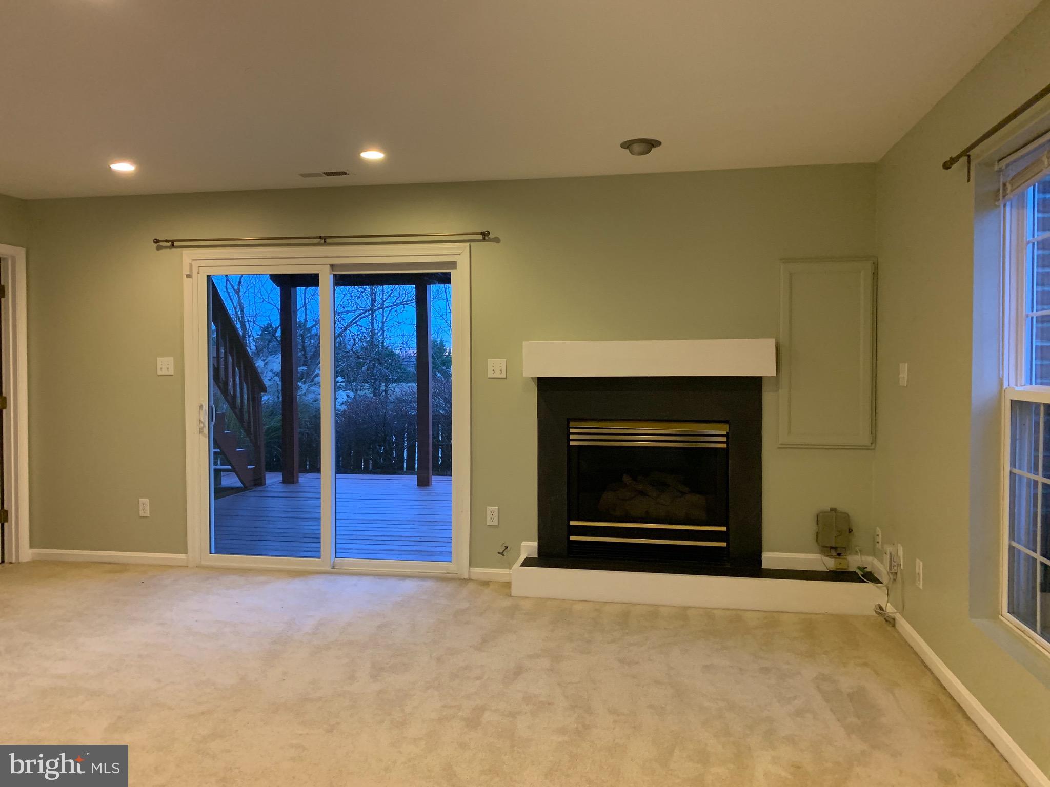 FAIR LAKES - Residential