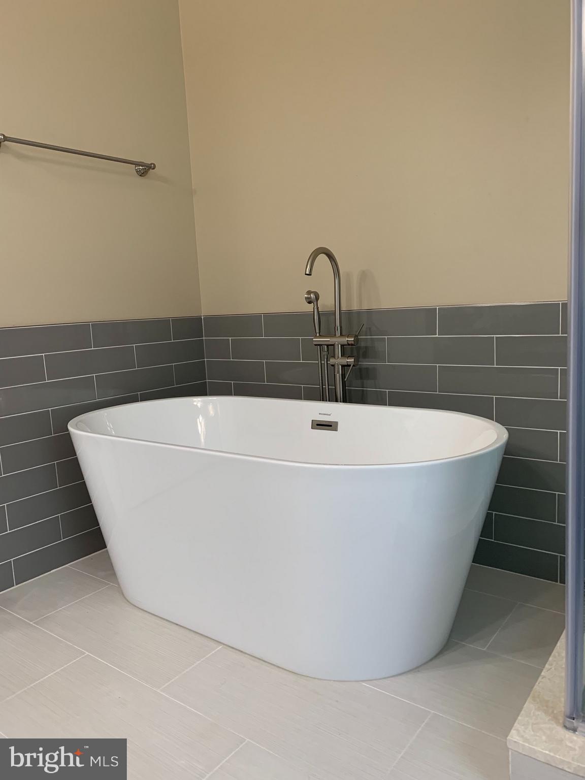 FAIR LAKES - Residential