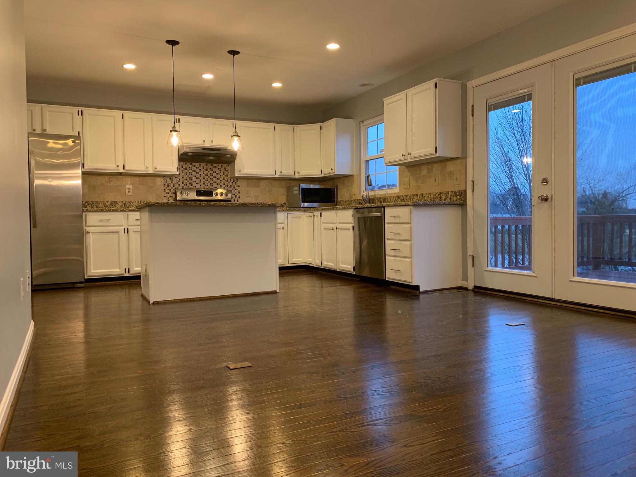 FAIR LAKES - Residential