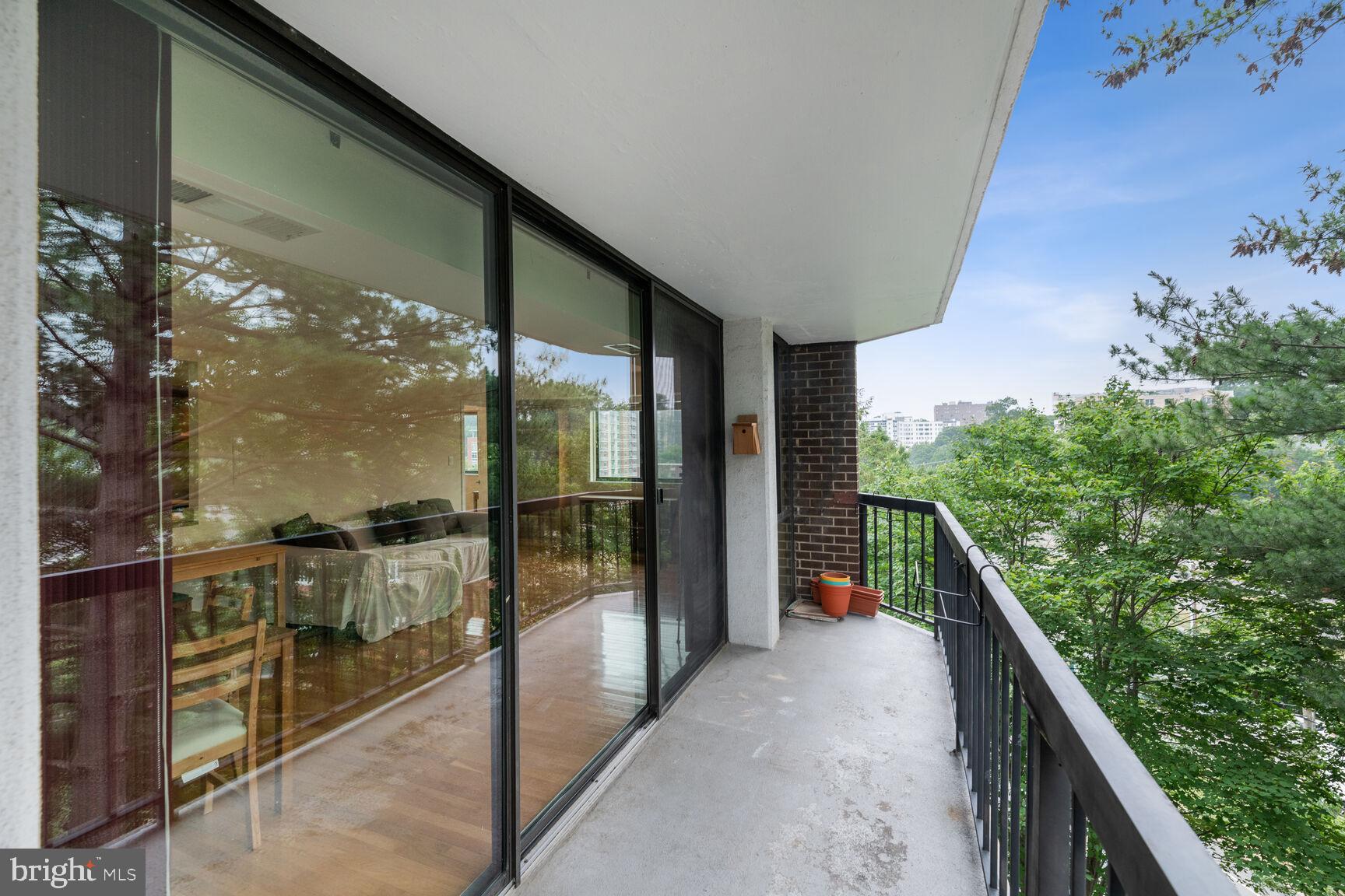 COURTHOUSE - Residential Lease