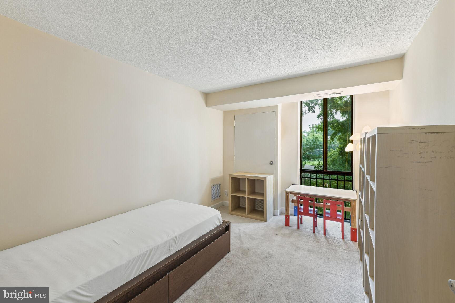 COURTHOUSE - Residential Lease