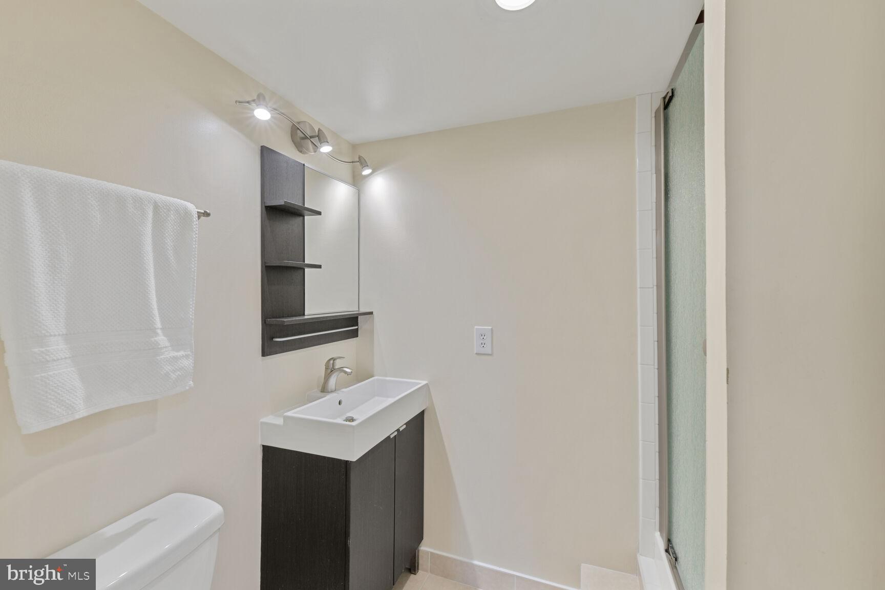 COURTHOUSE - Residential Lease