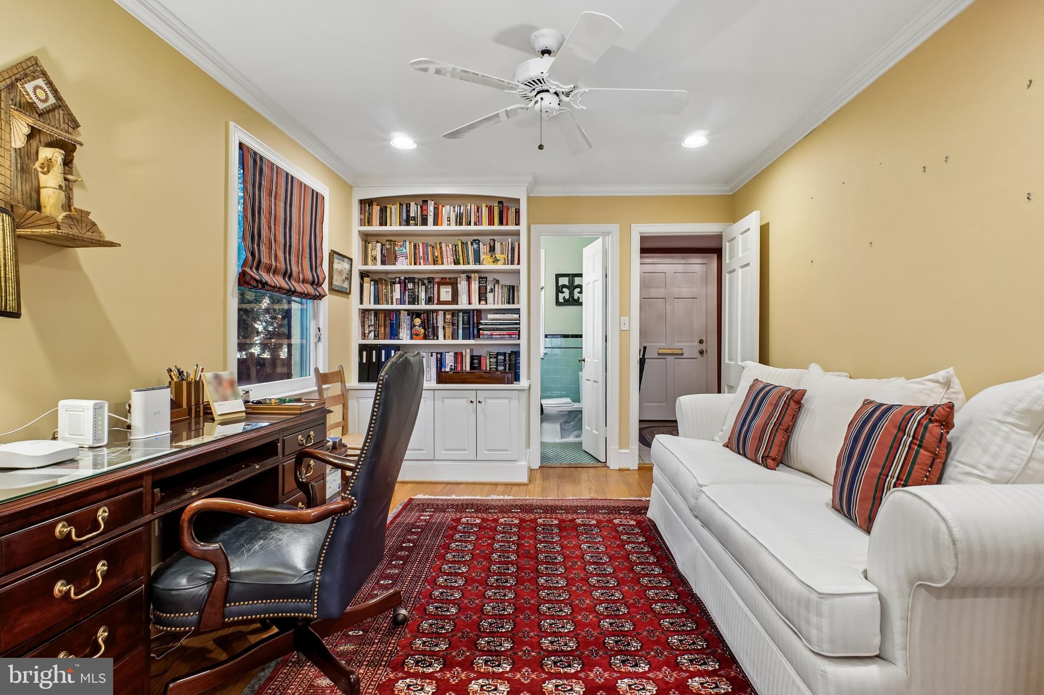 ENGLISH VILLAGE - Residential